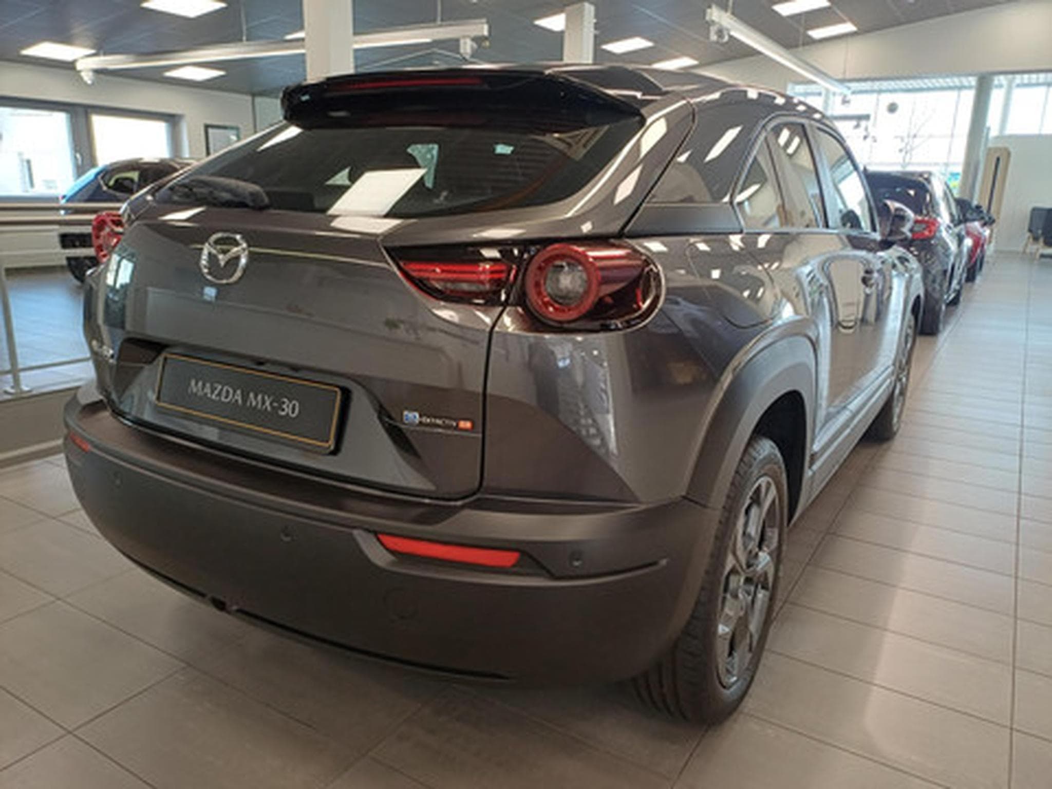 Mazda MX-30 e-SkyActiv R-EV 170 Exclusive-line (2026) - Photo 5