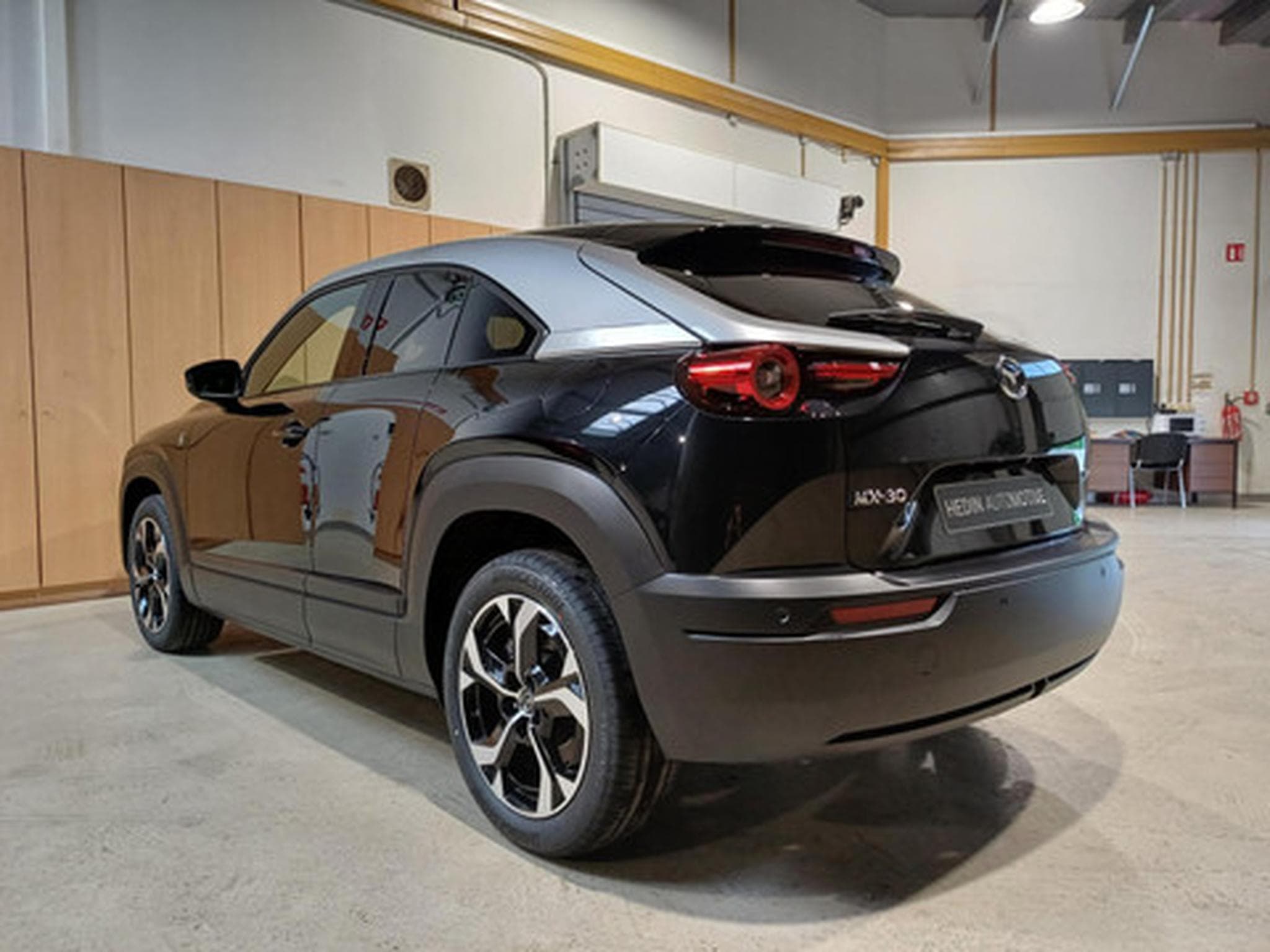 Mazda MX-30 e-SKYACTIV R-EV 170 pk Makoto Urban Expr (2026) - Photo 3