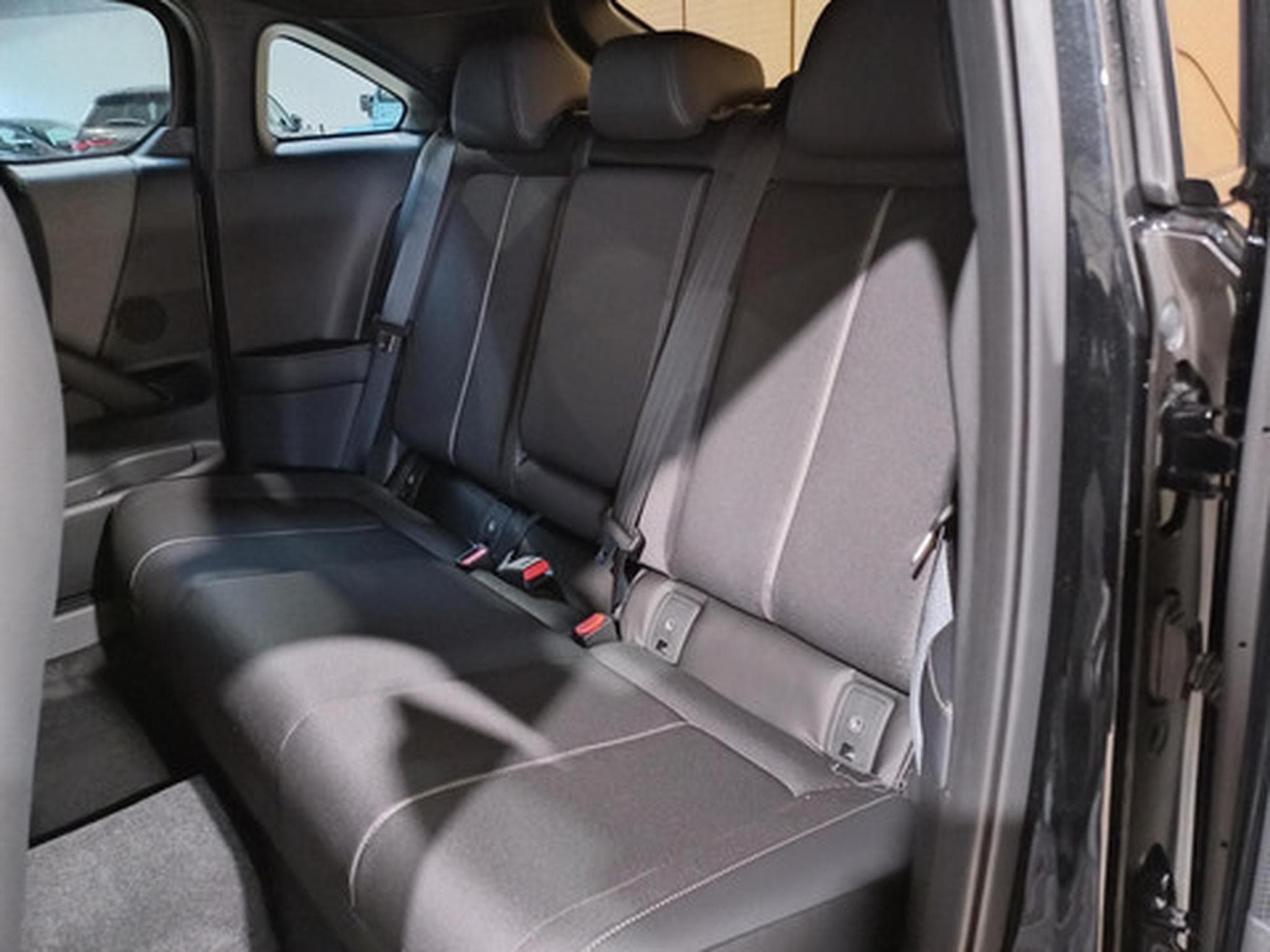 Mazda MX-30 e-SKYACTIV R-EV 170 pk Makoto Urban Expr (2026) - Photo 9