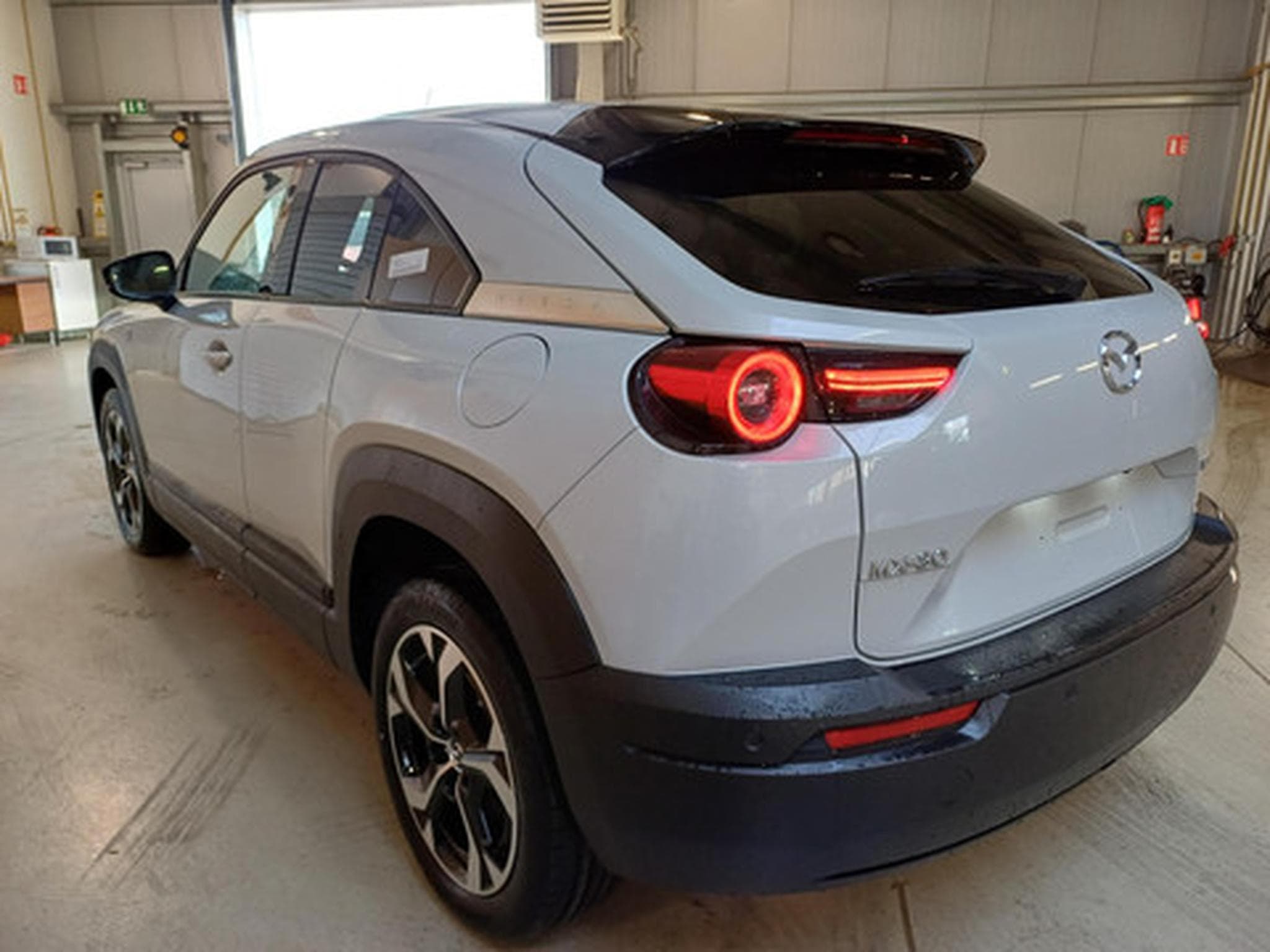 Mazda MX-30 e-SKYACTIV R-EV 170 pk Urban Expression (2026) - Photo 5