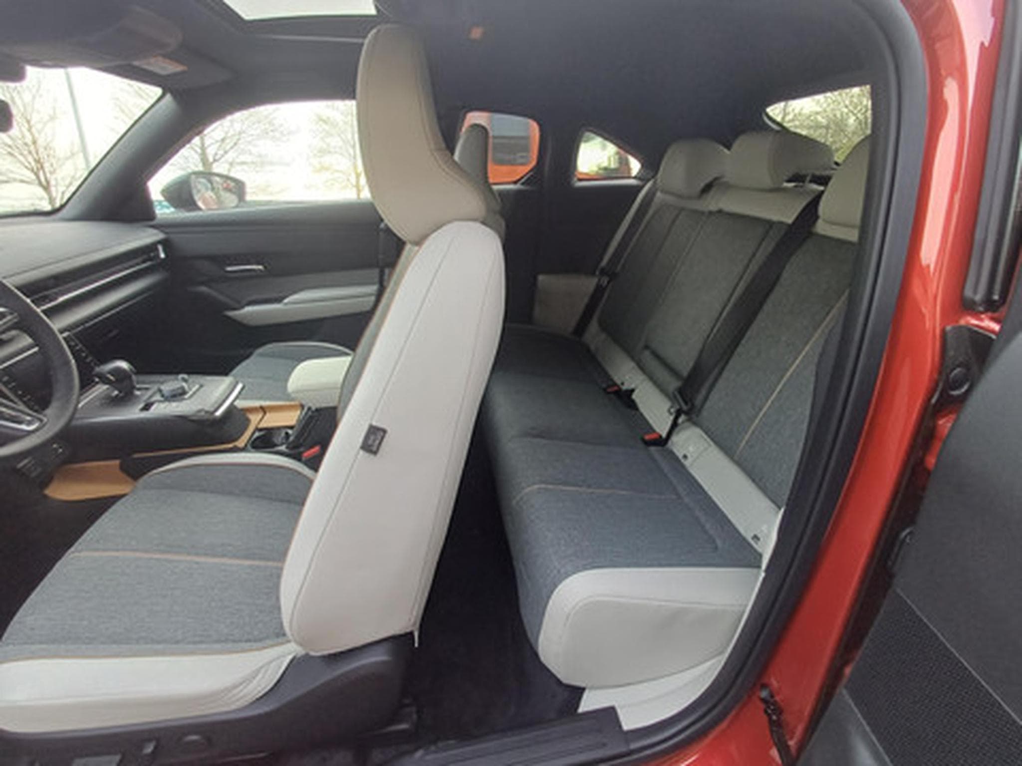 Mazda MX-30 e-SKYACTIV 145 pk Makoto (2026) - Photo 9