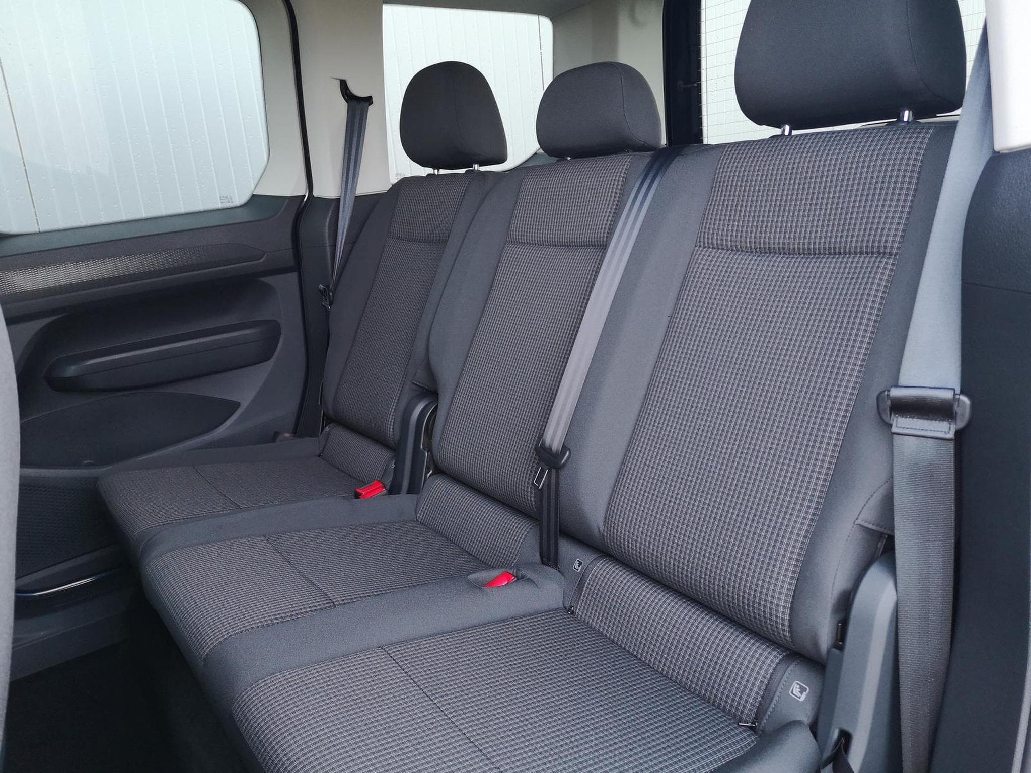 VW Caddy Basis (2026) - Foto 10