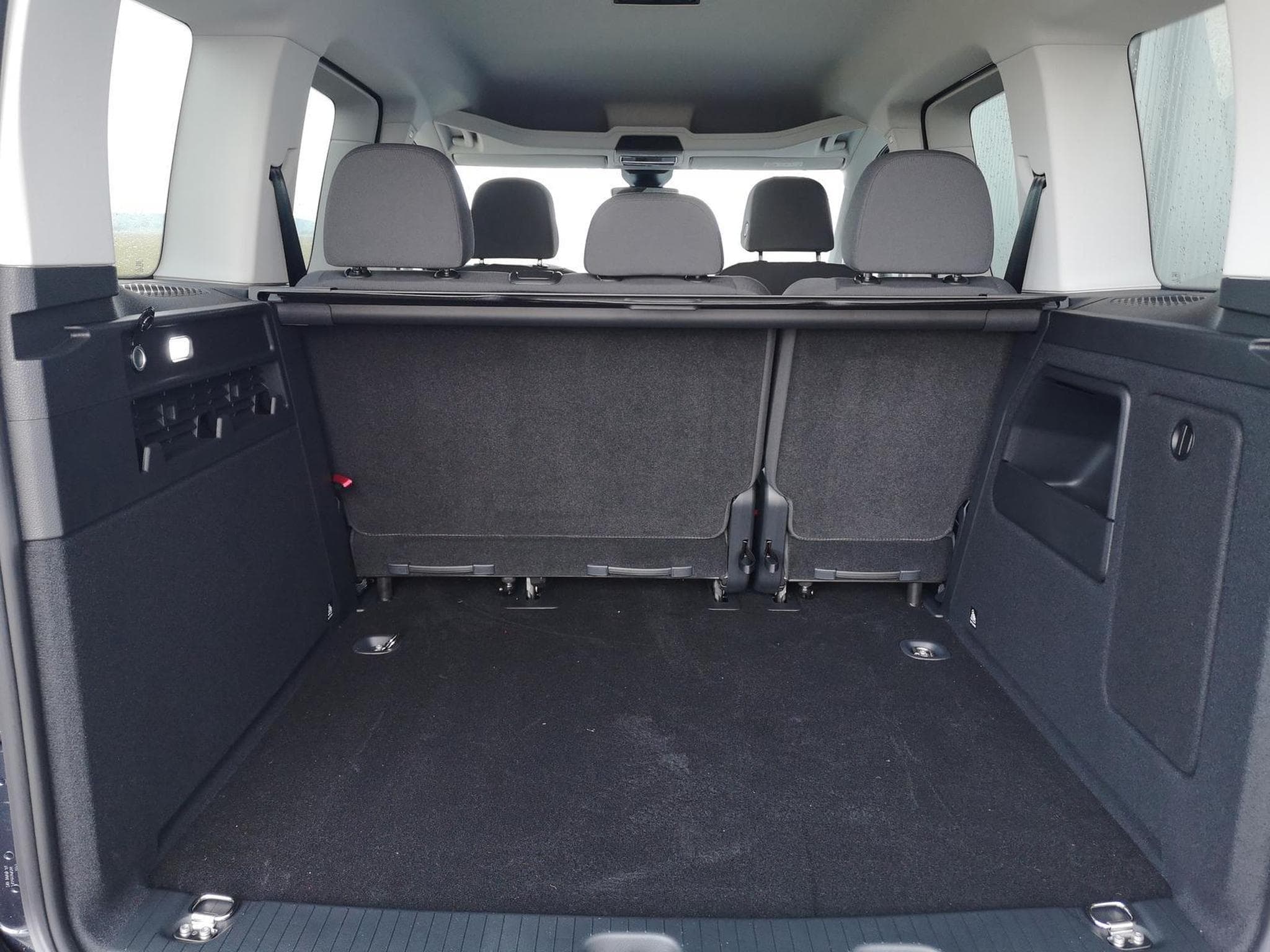 VW Caddy Basis (2025) - Foto 9