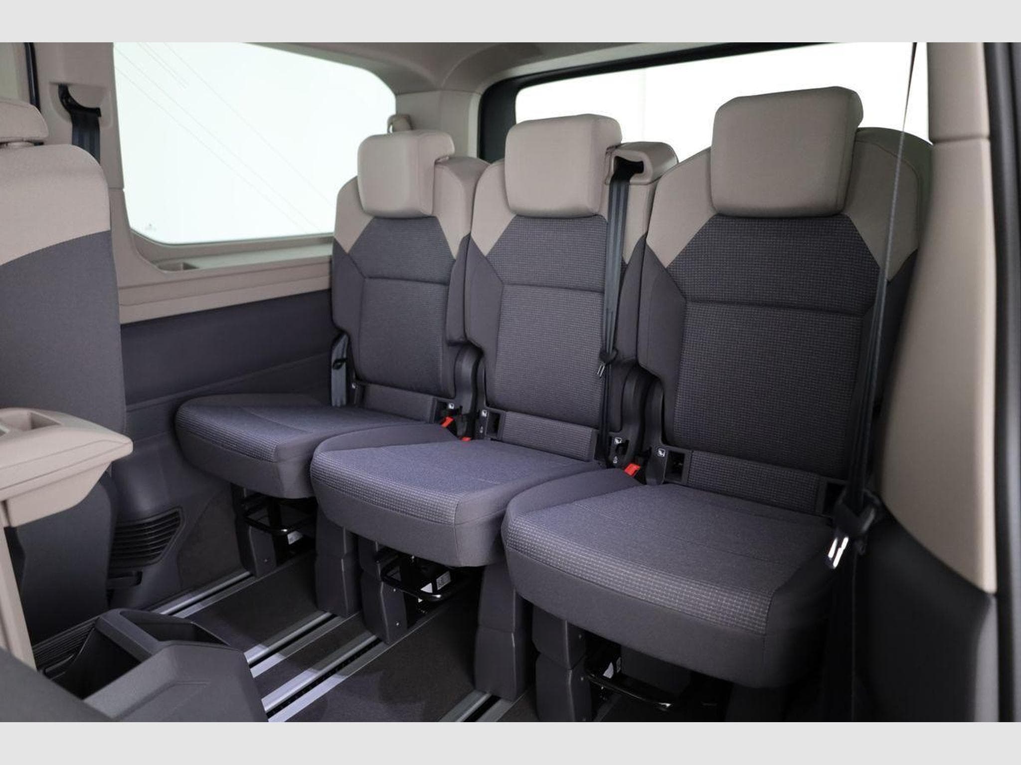 VW T7 eHybrid 4M Business (2026) - Photo 11