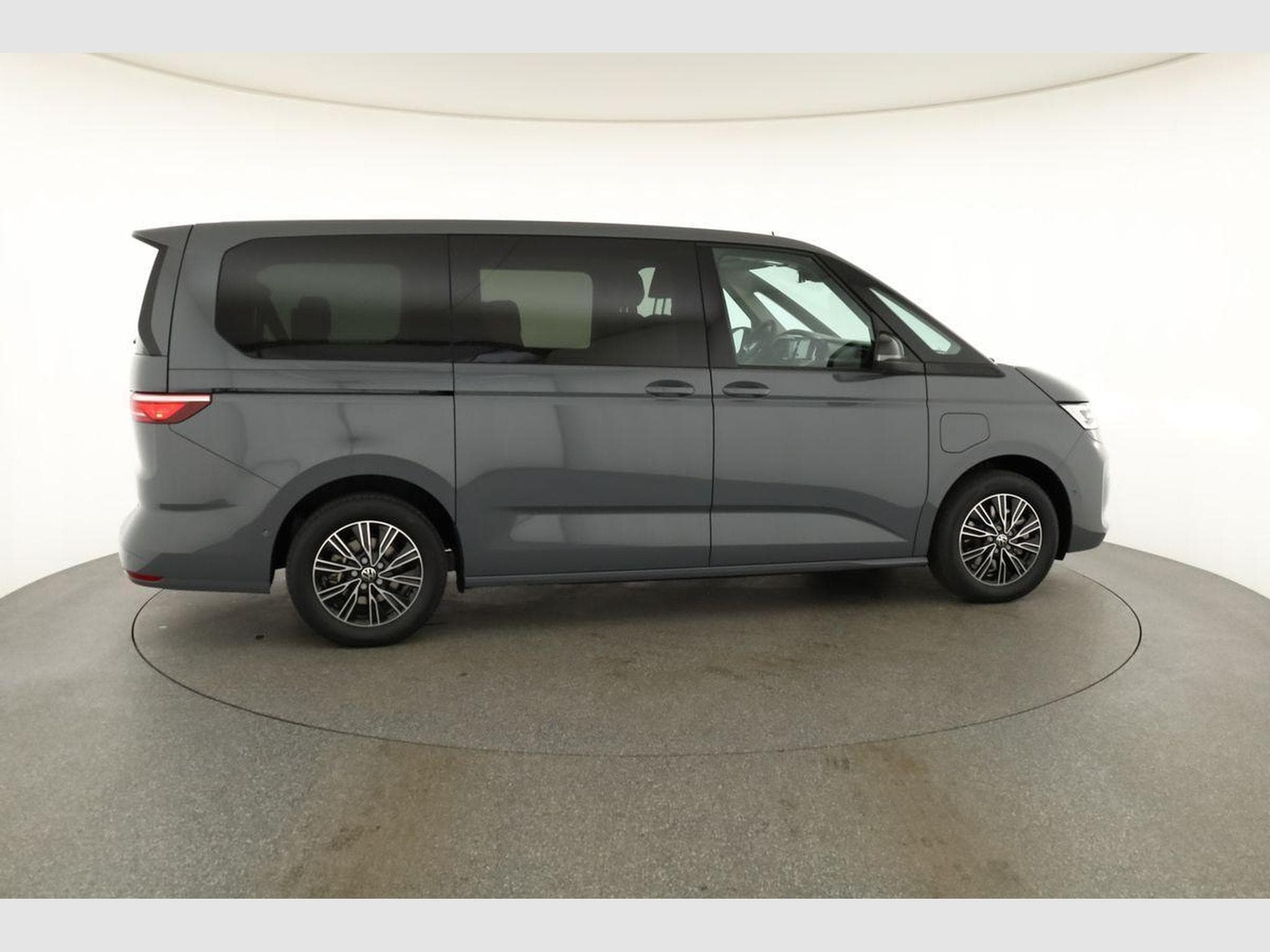 VW T7 eHybrid 4M Business (2026) - Photo 22