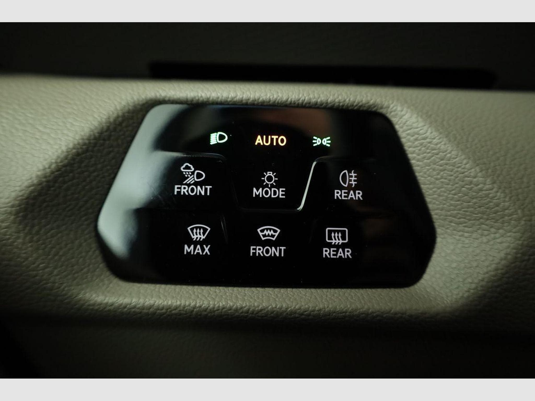 VW T7 eHybrid 4M Business (2026) - Photo 8