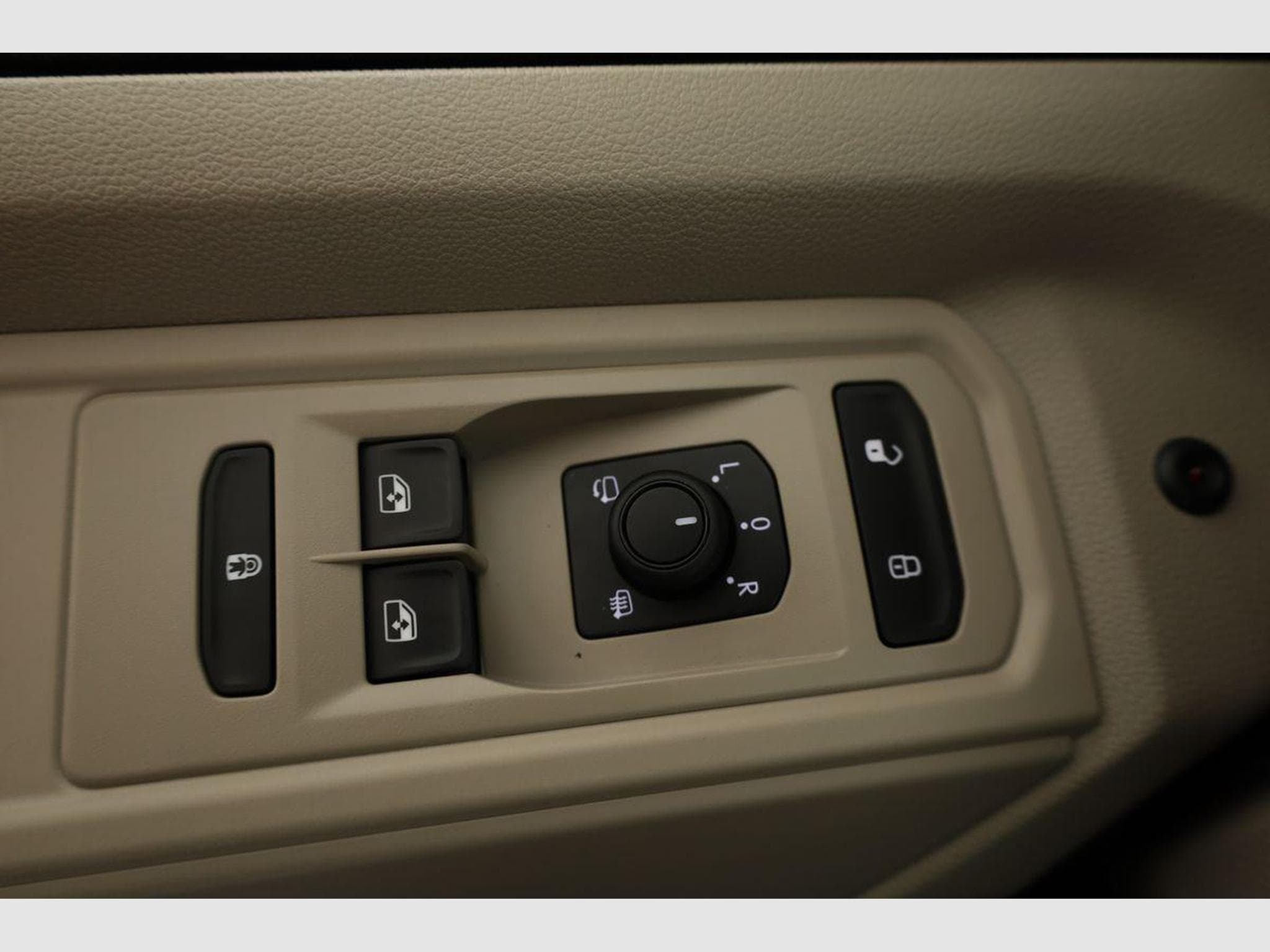 VW T7 eHybrid 4M Business, (2026) - Photo 7