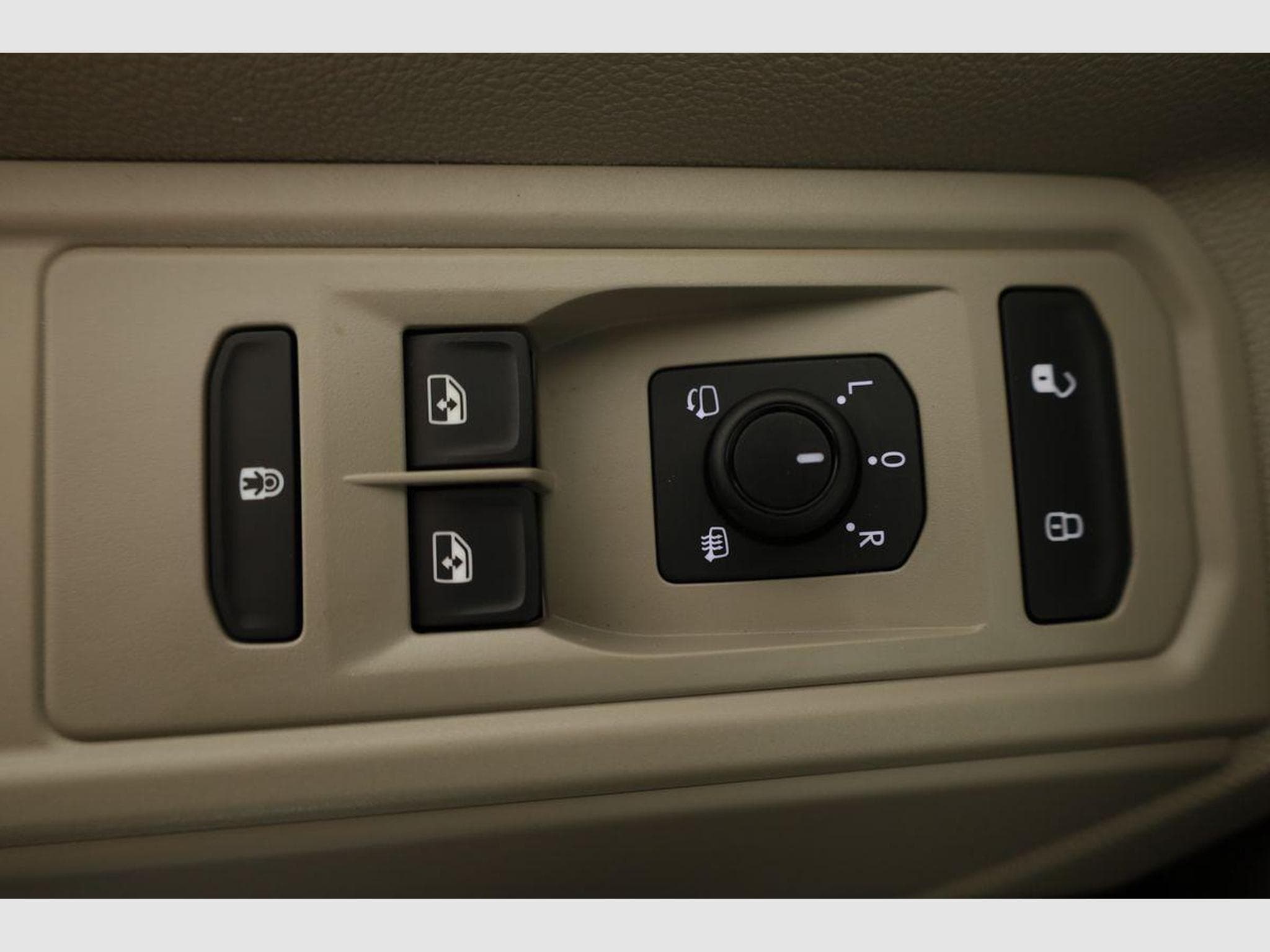 VW T7 eHybrid 4M Business, (2026) - Photo 7