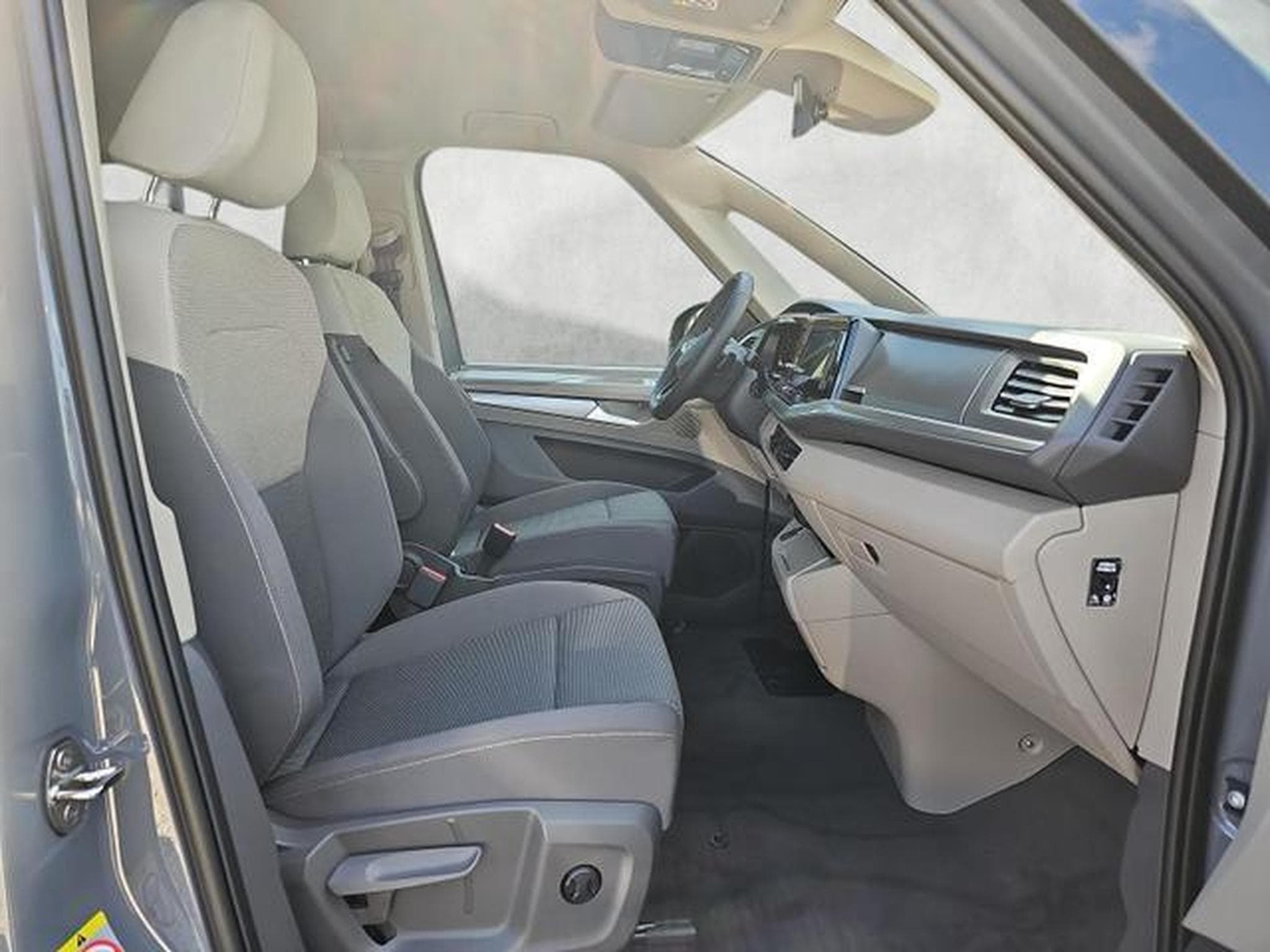 VW T7 Edition lang (2026) - Photo 10