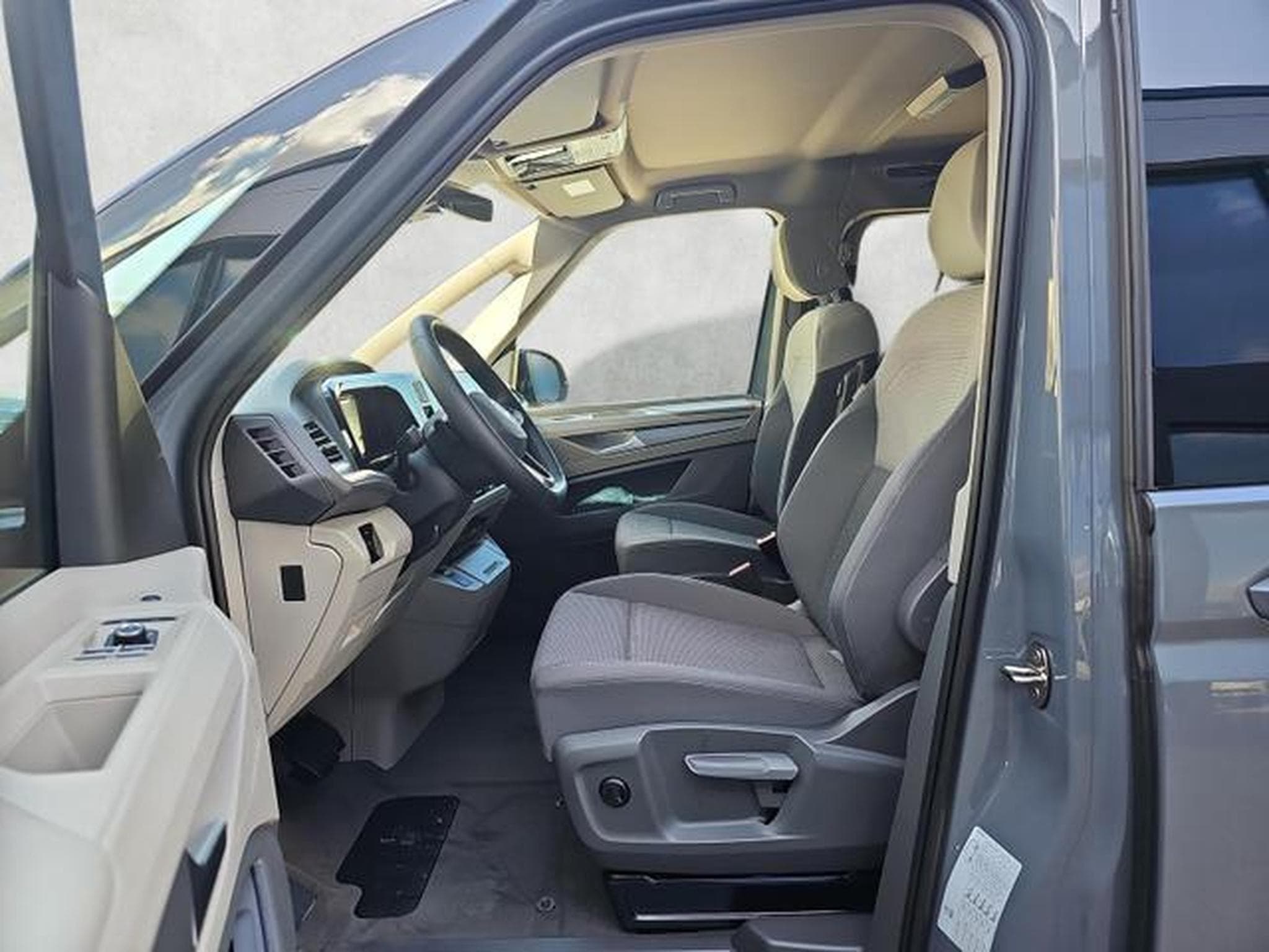 VW T7 Edition lang (2026) - Photo 9