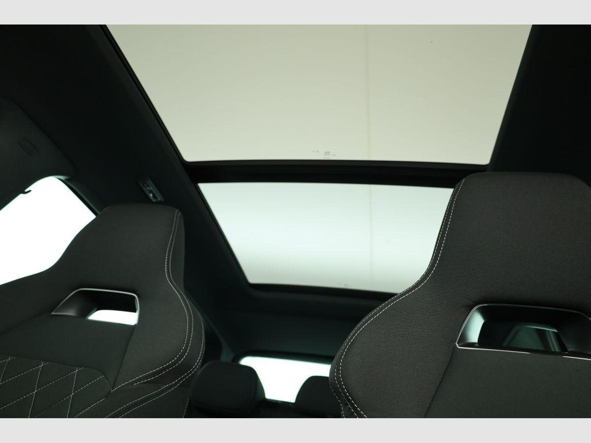 Skoda Karoq Sportline (2026) - Photo 12