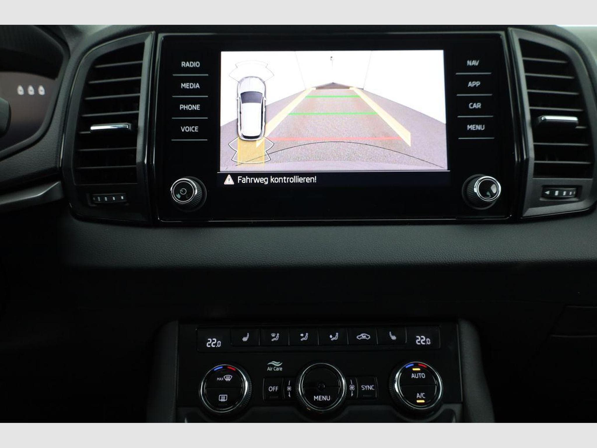 Skoda Karoq Selection (2025) - Photo 6