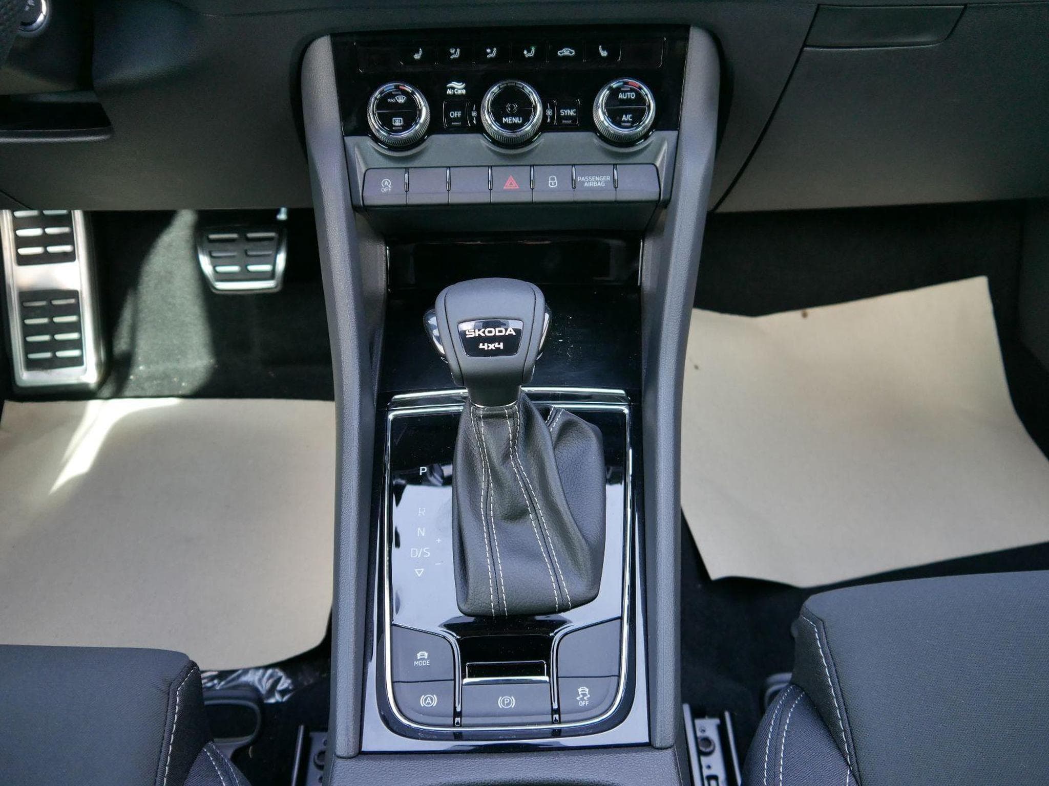 Skoda Karoq Sportline (2026) - Photo 8