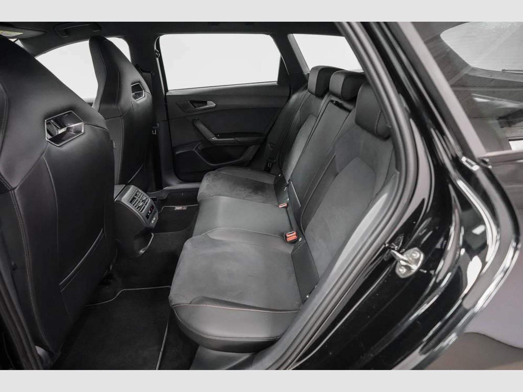 Cupra Leon ST 2,0 TSI (2025) - Foto 16