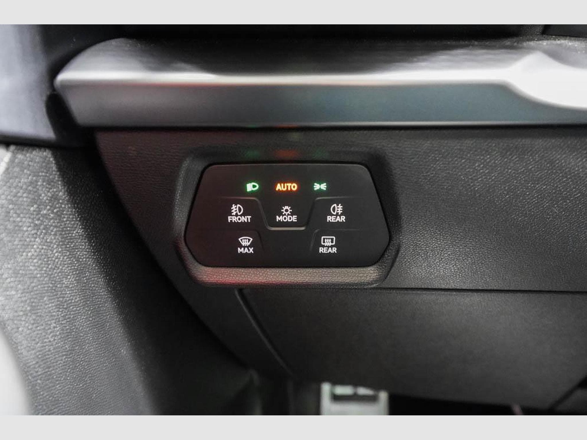 Cupra Leon ST 2,0 TSI (2025) - Photo 11