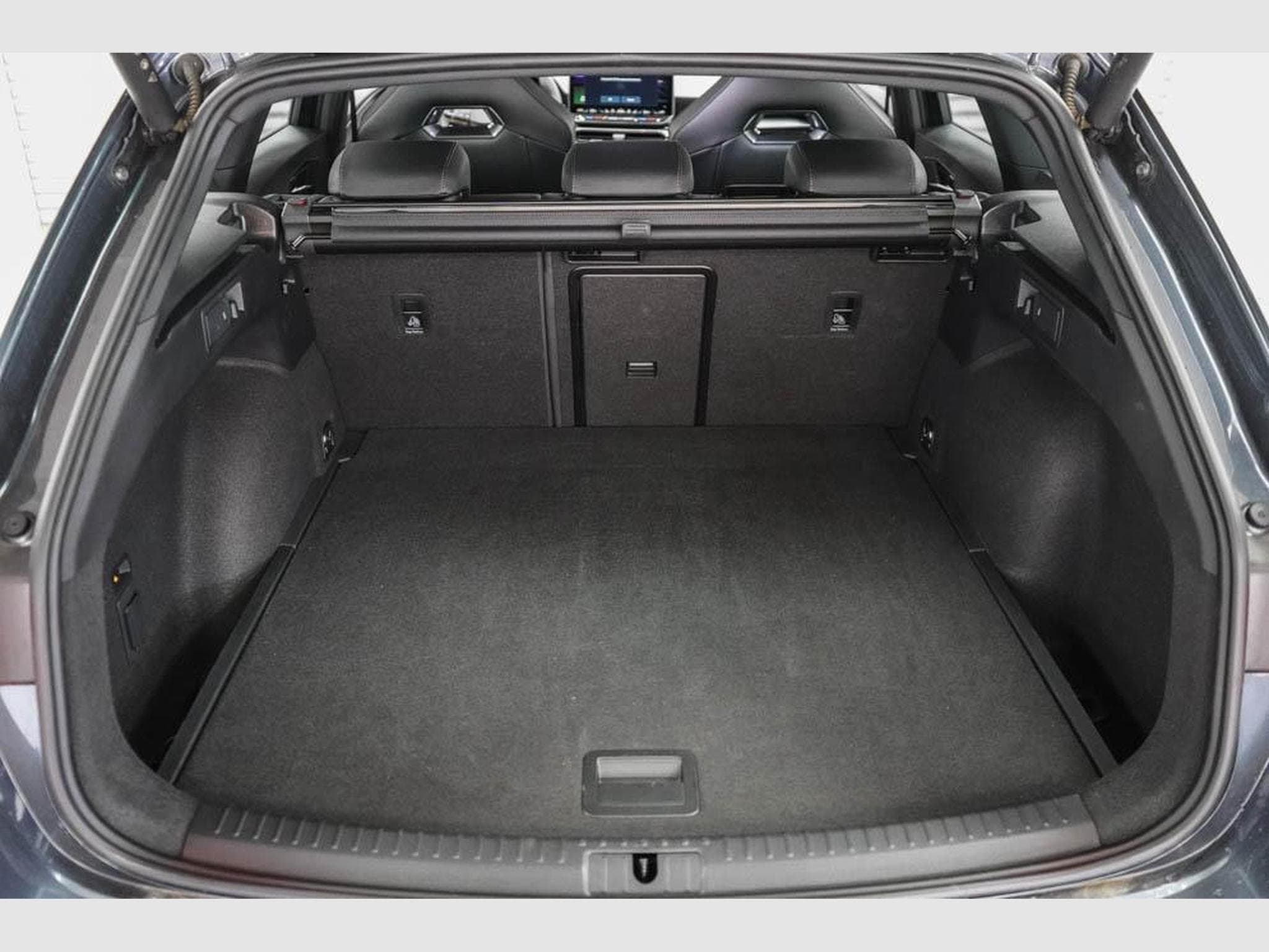 Cupra Leon ST 2,0 TSI (2025) - Photo 18