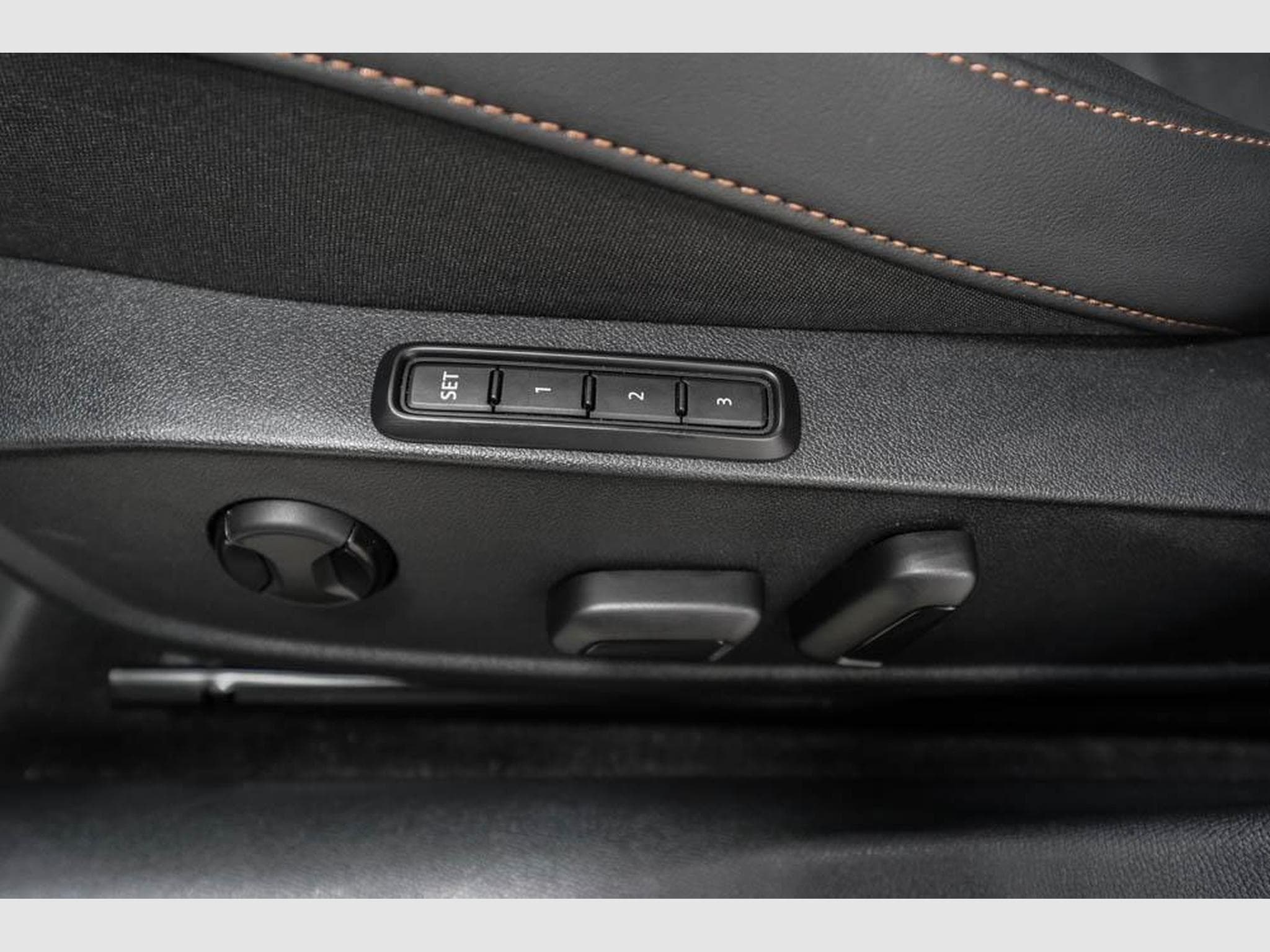 Cupra Leon ST 2,0 TSI (2025) - Photo 23