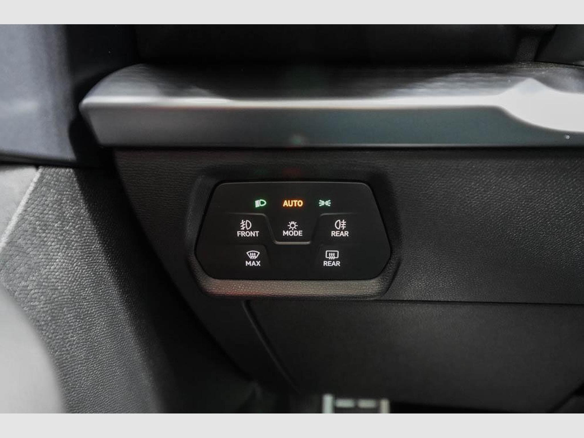 Cupra Leon ST 2,0 TSI (2025) - Photo 11