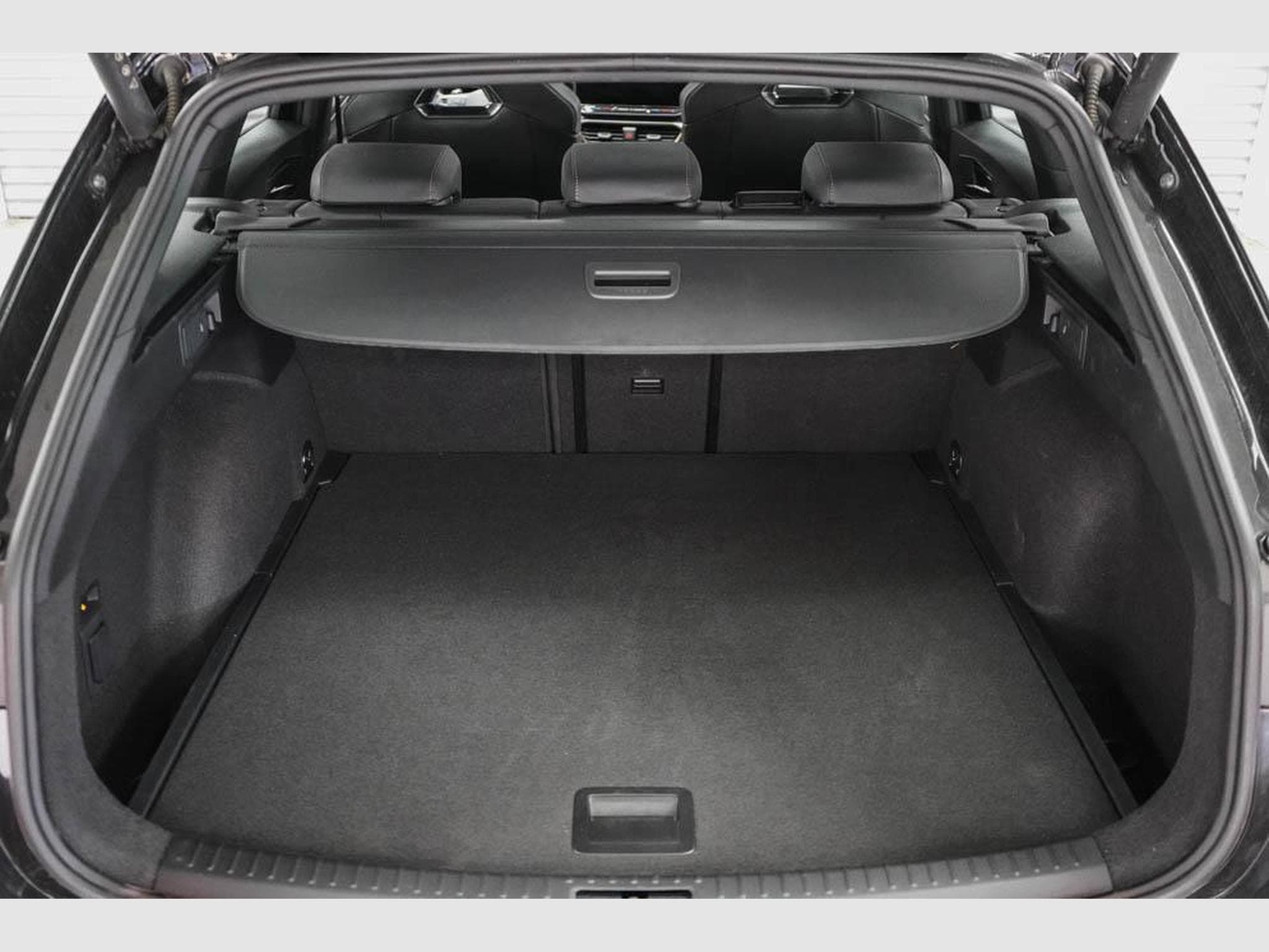 Cupra Leon ST 2,0 TSI (2025) - Photo 18