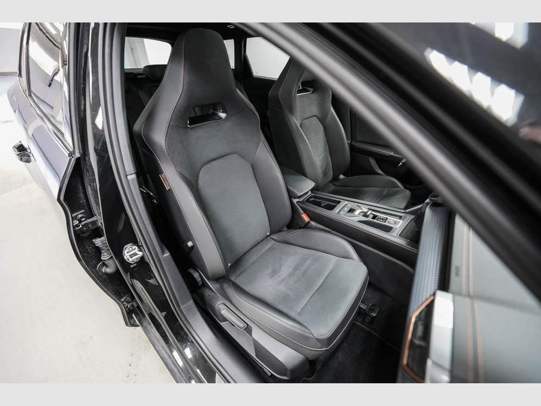 Cupra Leon ST 2,0 TSI (2025) - Photo 22