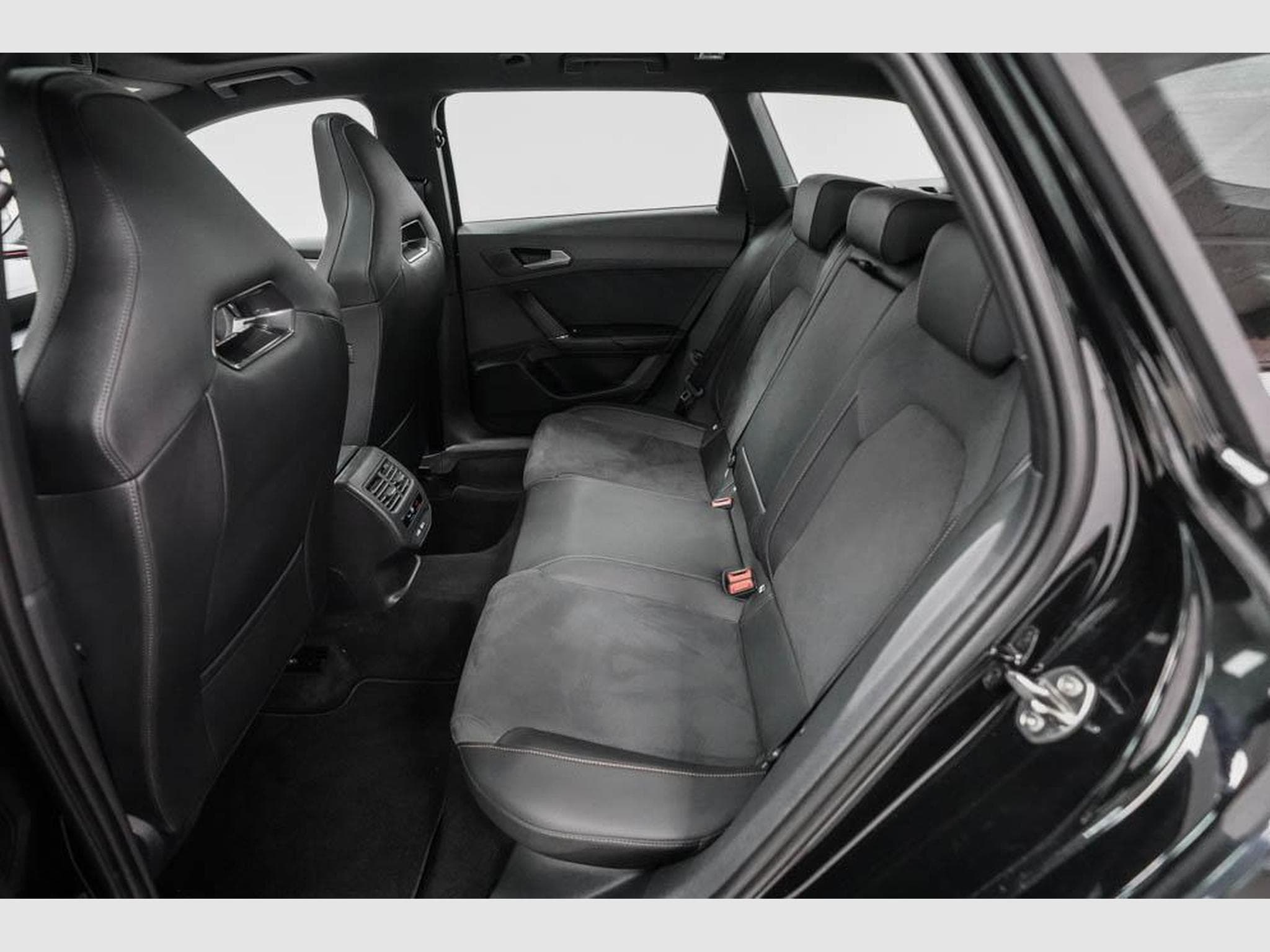 Cupra Leon ST 2,0 TSI (2025) - Photo 16