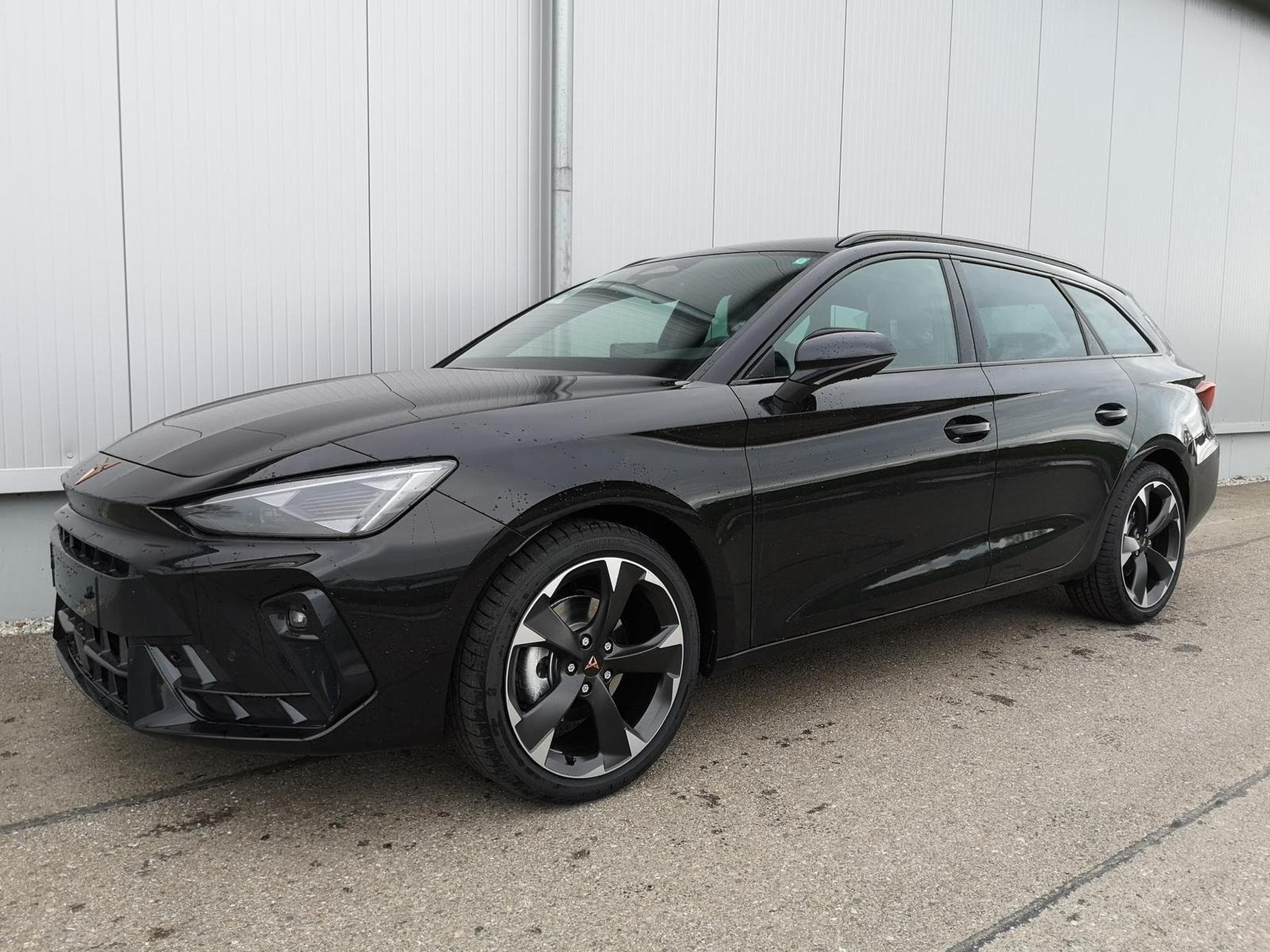 Cupra Leon 1.5 eTSI 110 kW (2026) - Photo 1