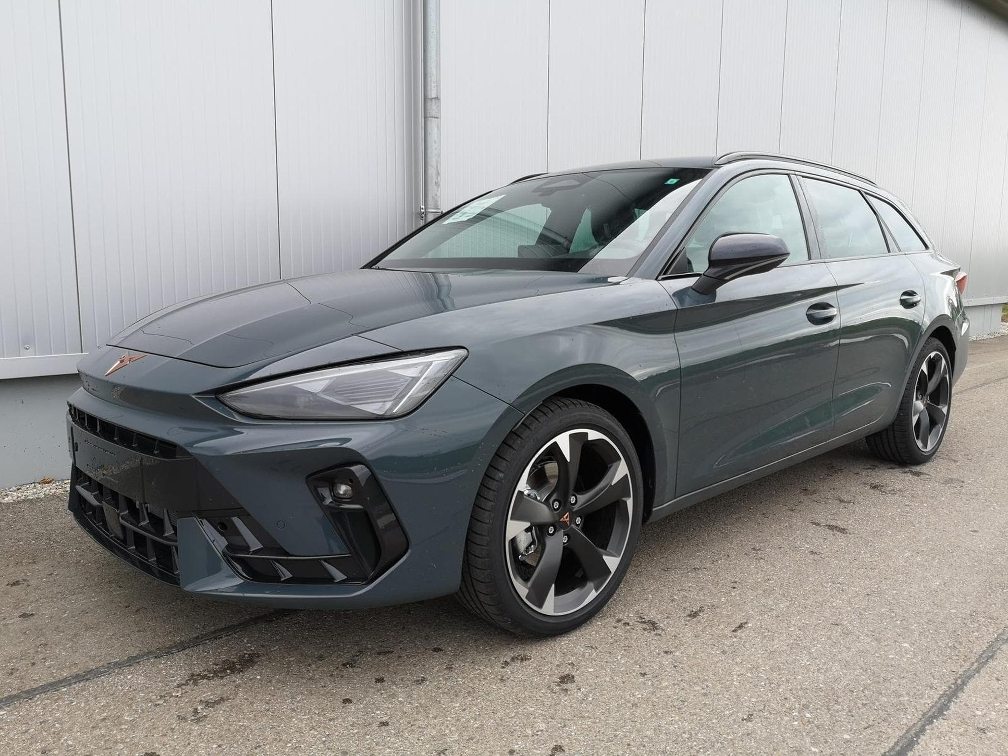 Cupra Leon 1.5 eTSI 110 kW (2026) - Foto 1