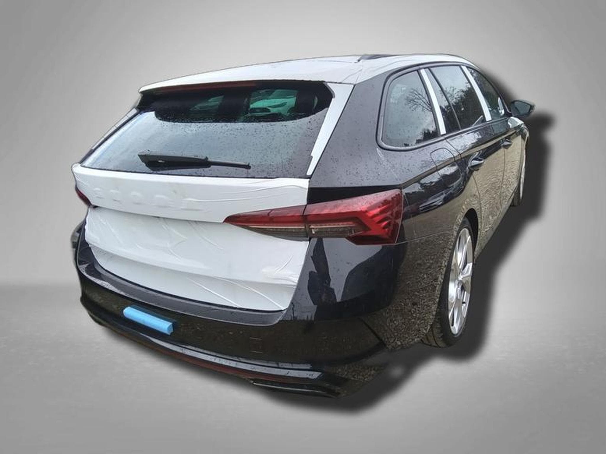 Skoda Octavia RS 2.0 TSI 7-Gang-DSG (2026) - Photo 3