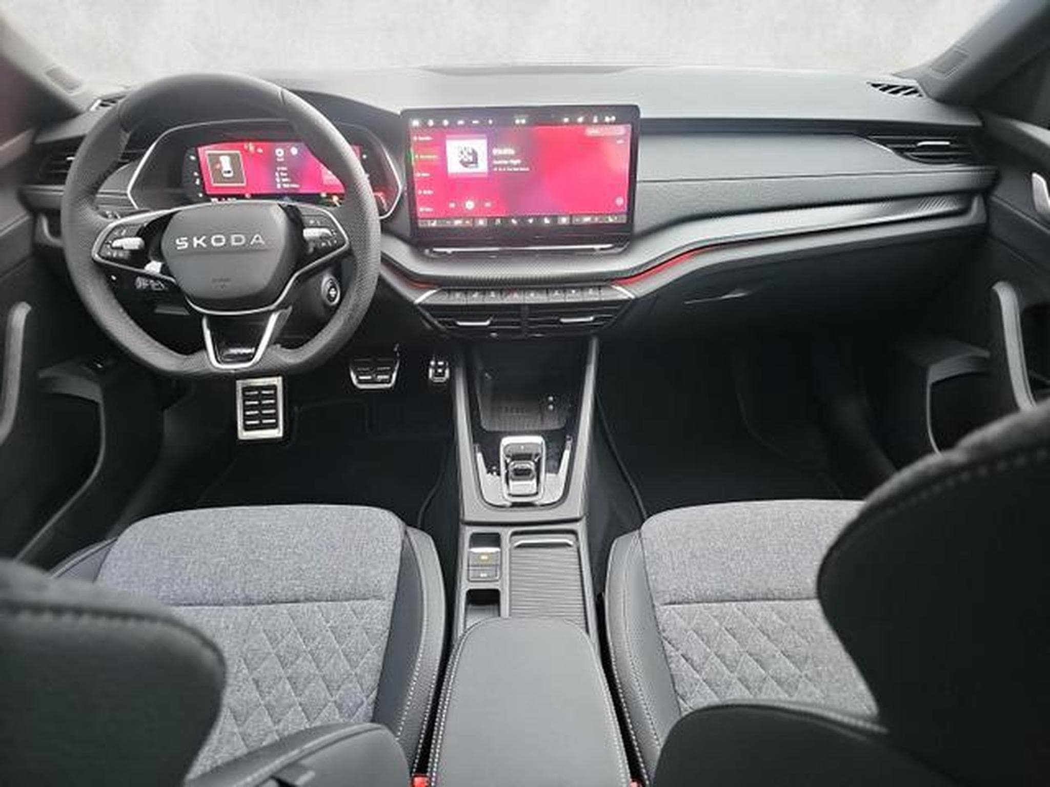 Skoda Octavia 1.5 TSI mHEV 110 kW Sportline (2025) - Photo 11