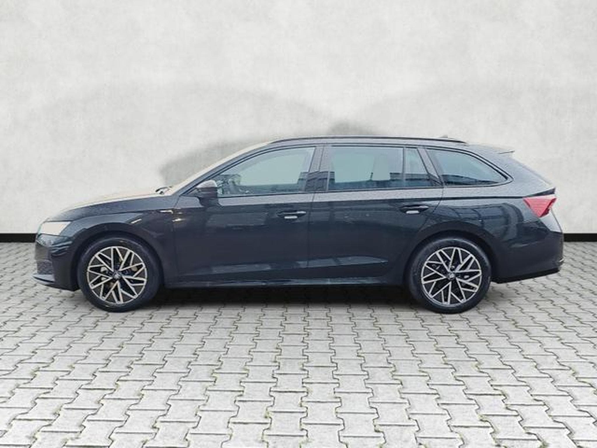 Skoda Octavia 1.5 TSI mHEV 110 kW Sportline (2025) - Photo 4