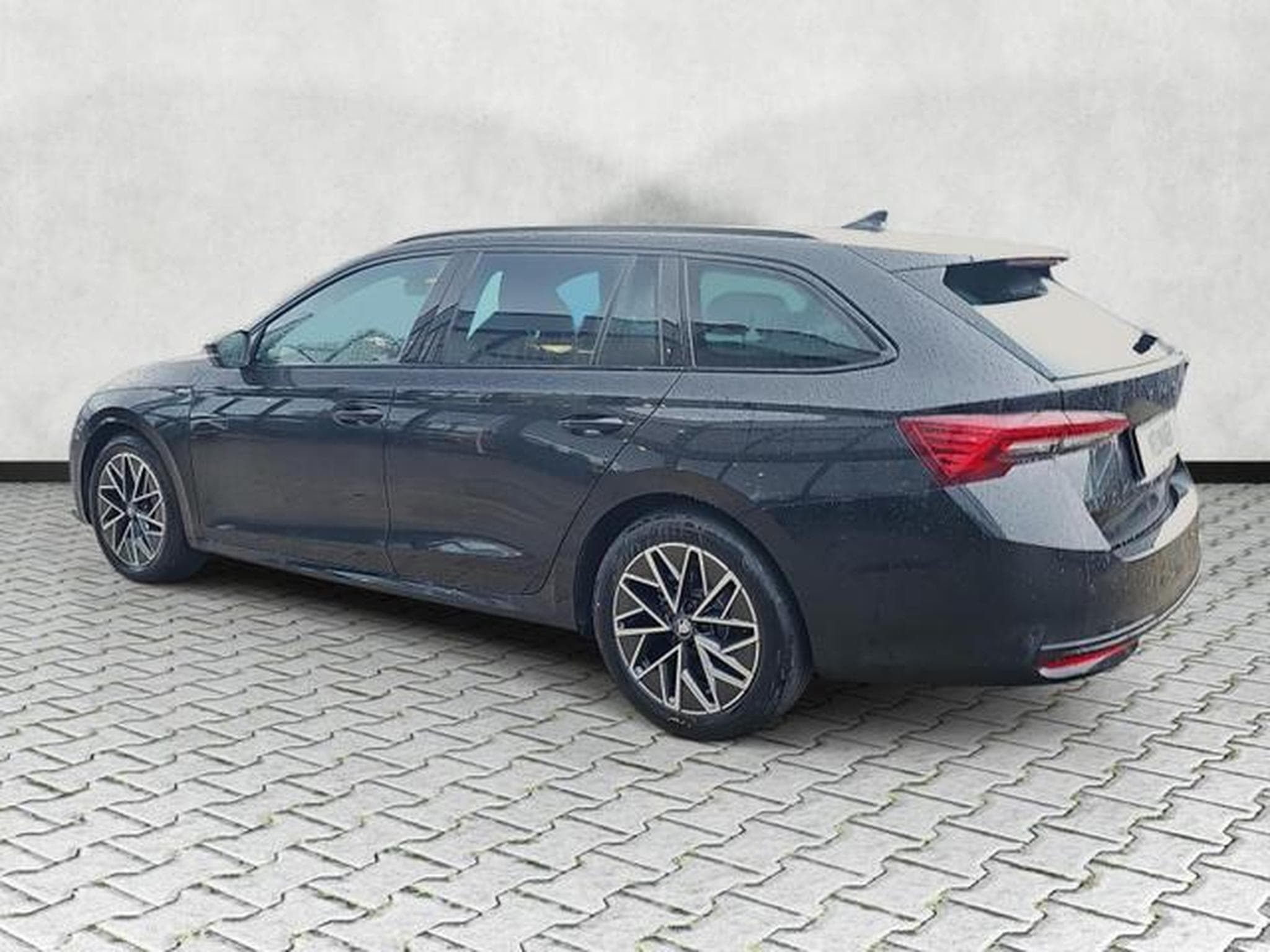 Skoda Octavia 1.5 TSI mHEV 110 kW Sportline (2025) - Photo 5