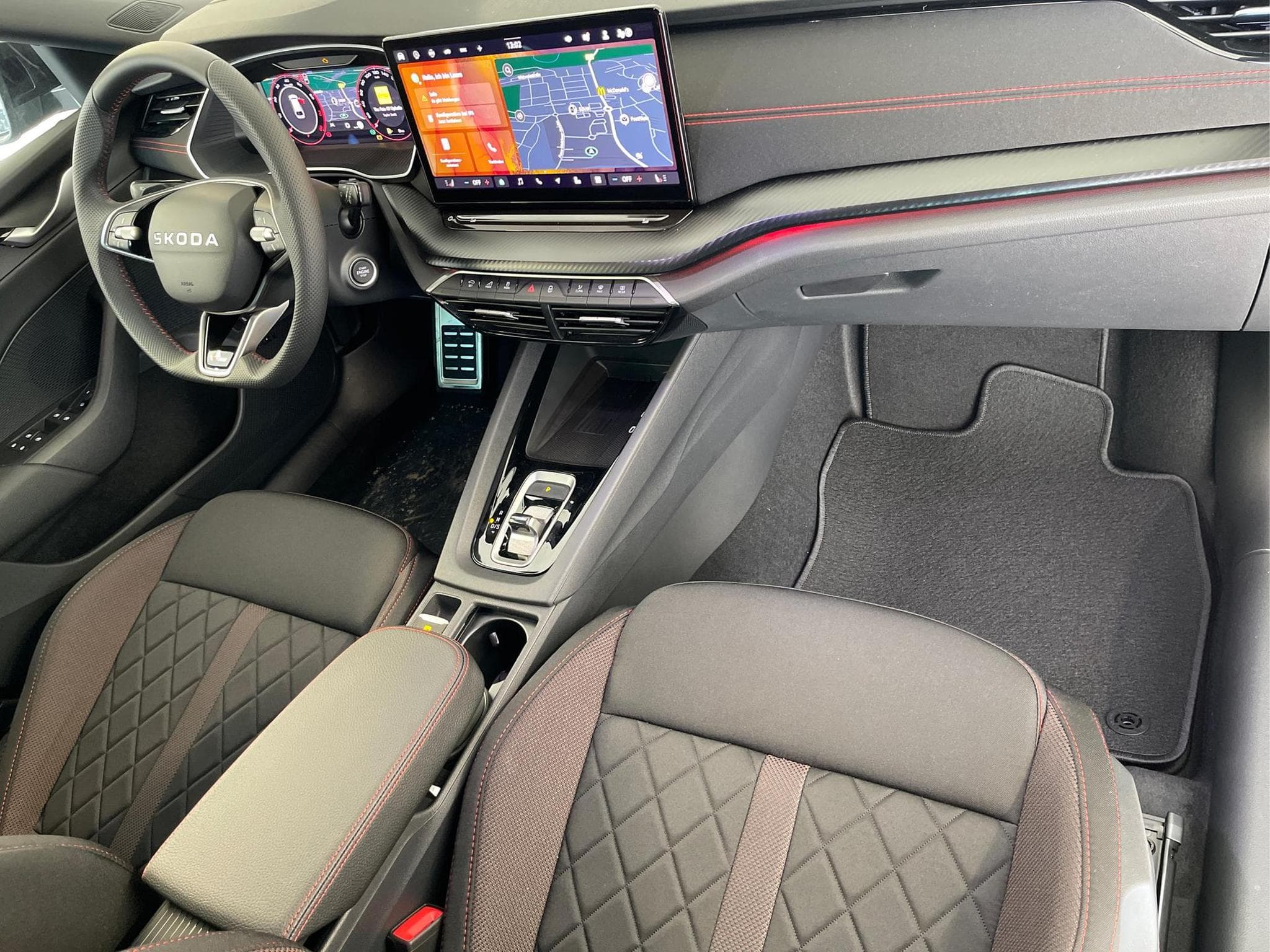Skoda Octavia RS (2026) - Photo 15