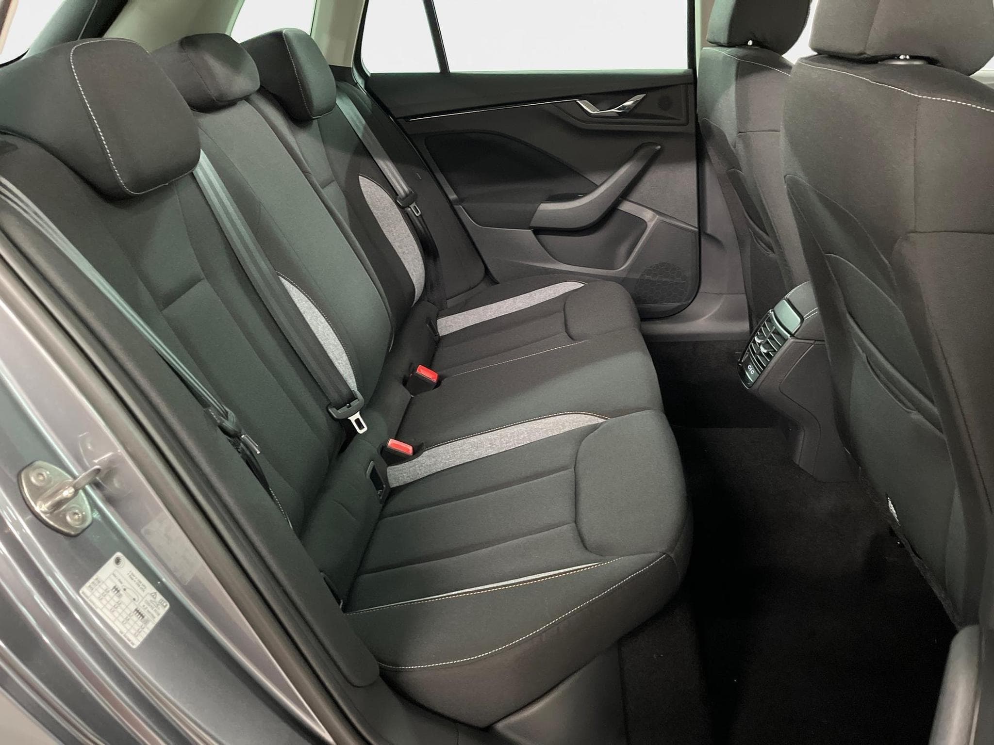 Skoda Kamiq Selection (2026) - Foto 21