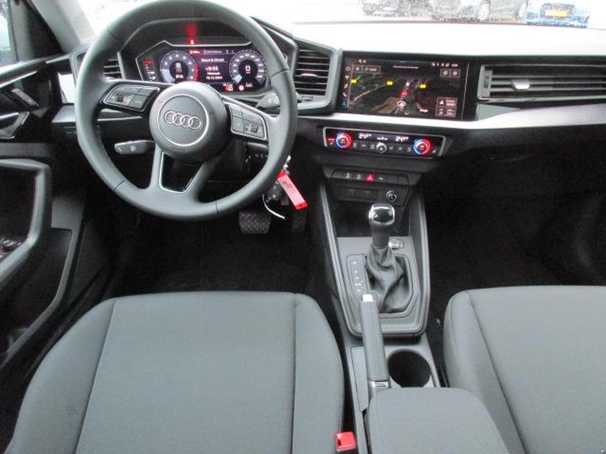 Audi A1 Sportback S line (2025) - Photo 11