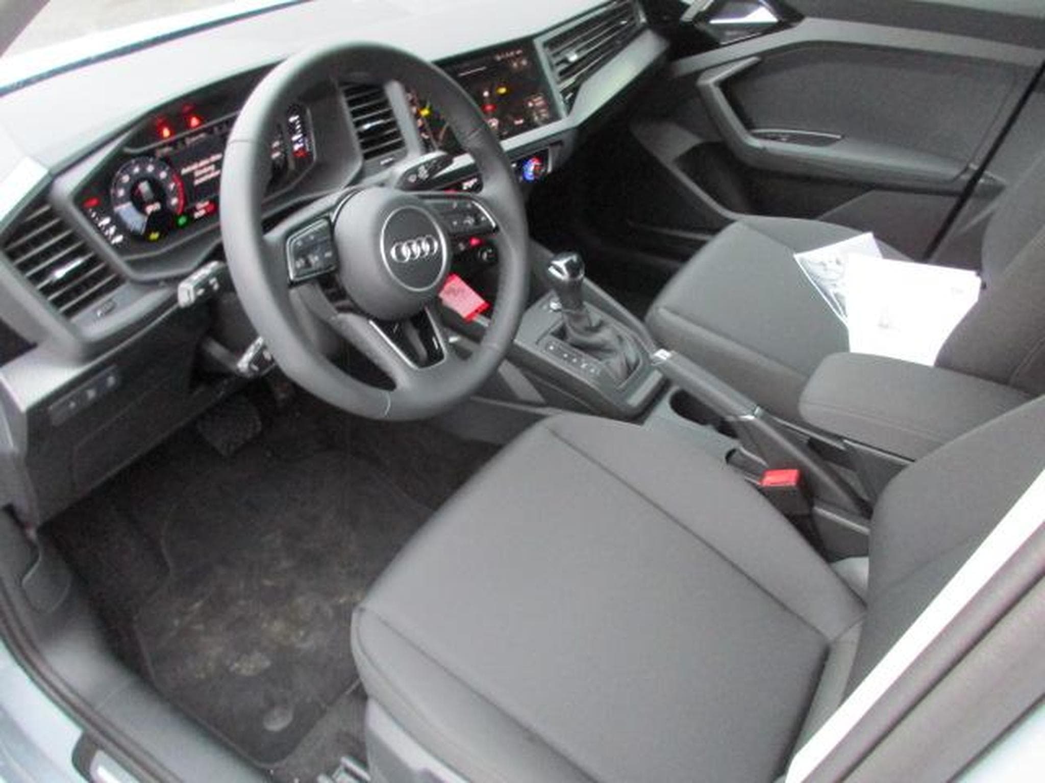 Audi A1 Sportback S line (2025) - Photo 13