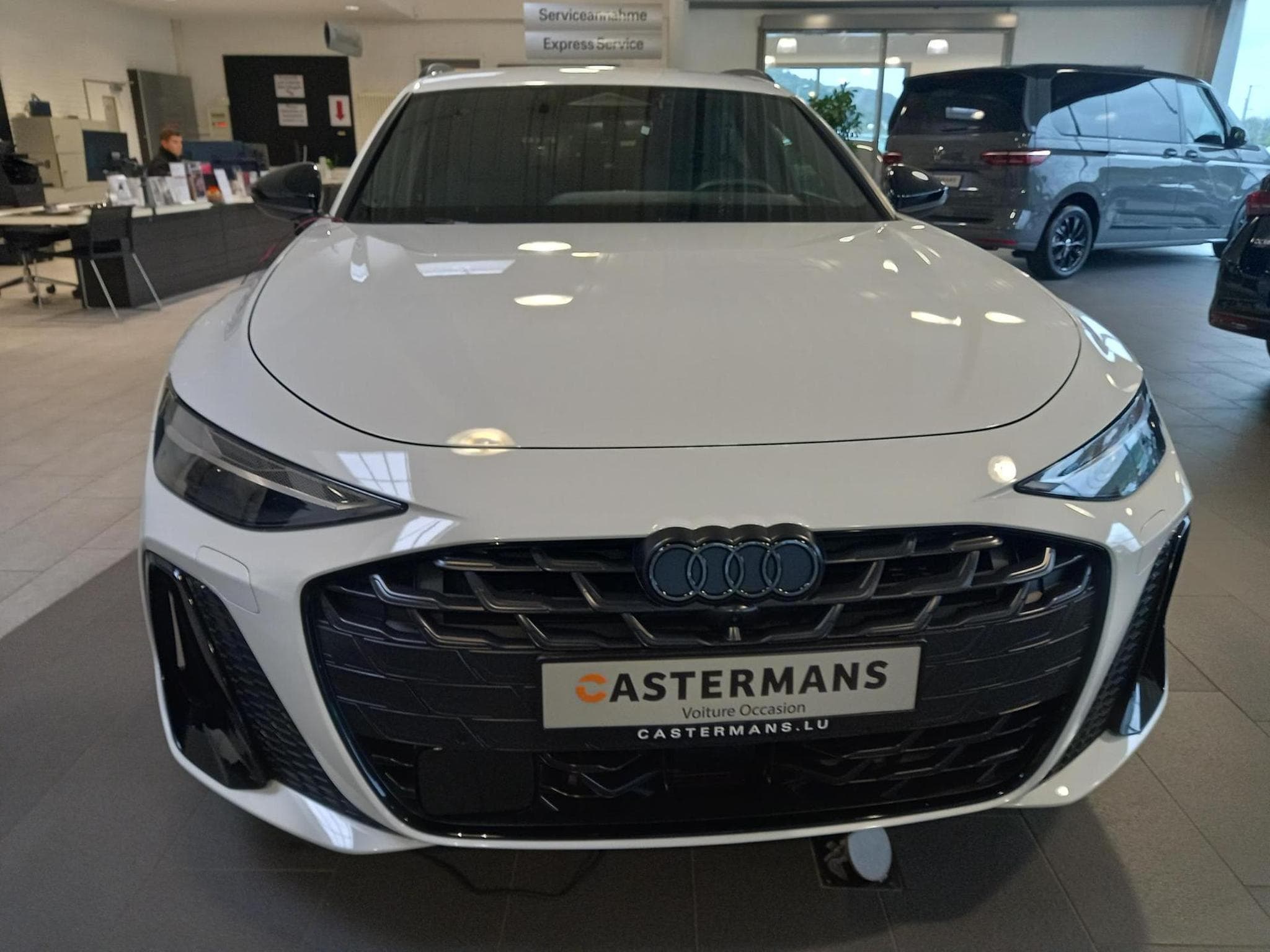 Audi A6 Avant S line (2025) - Photo 11