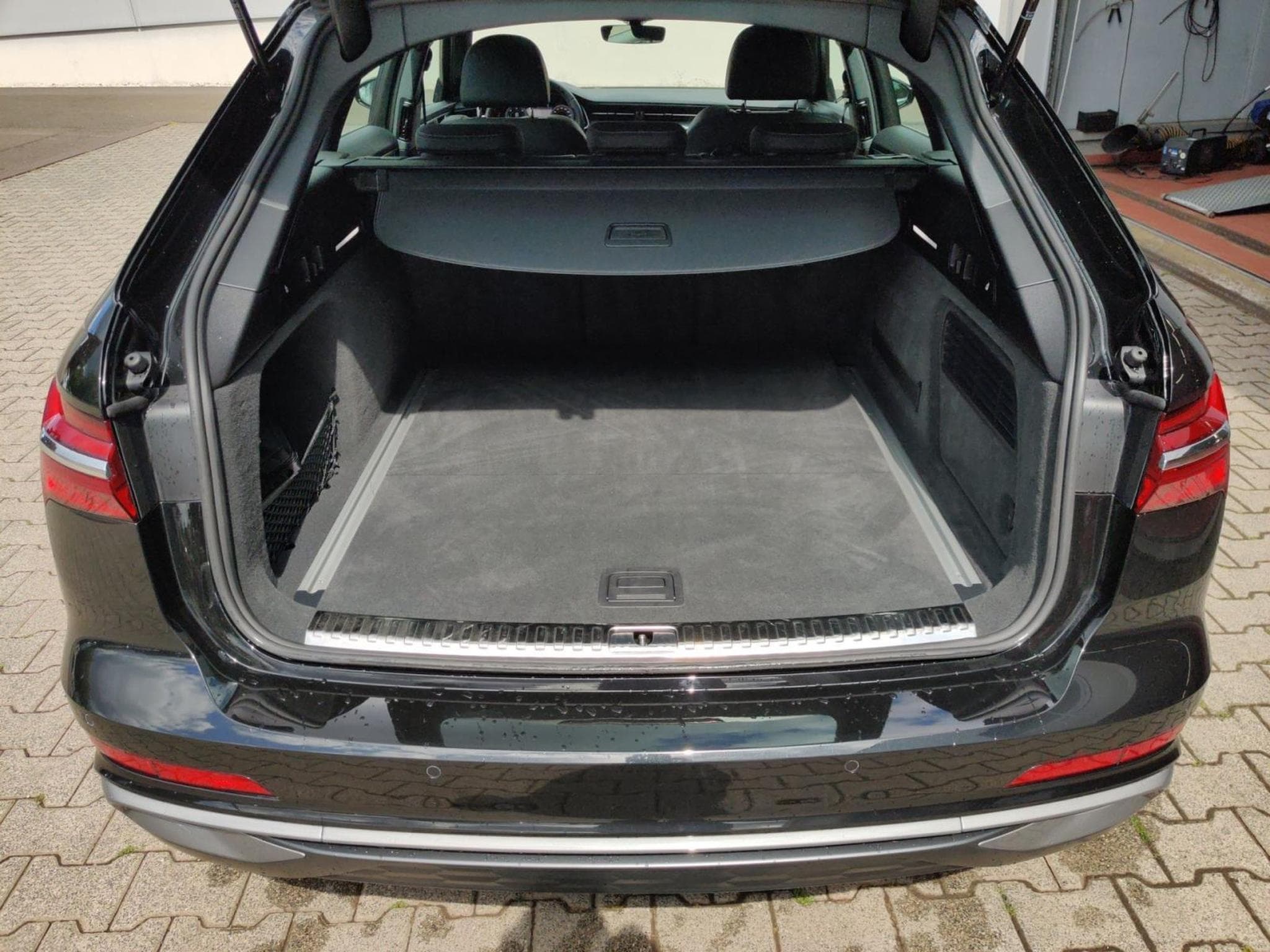 Audi A6 Avant S-line 50 (2024) - Photo 12