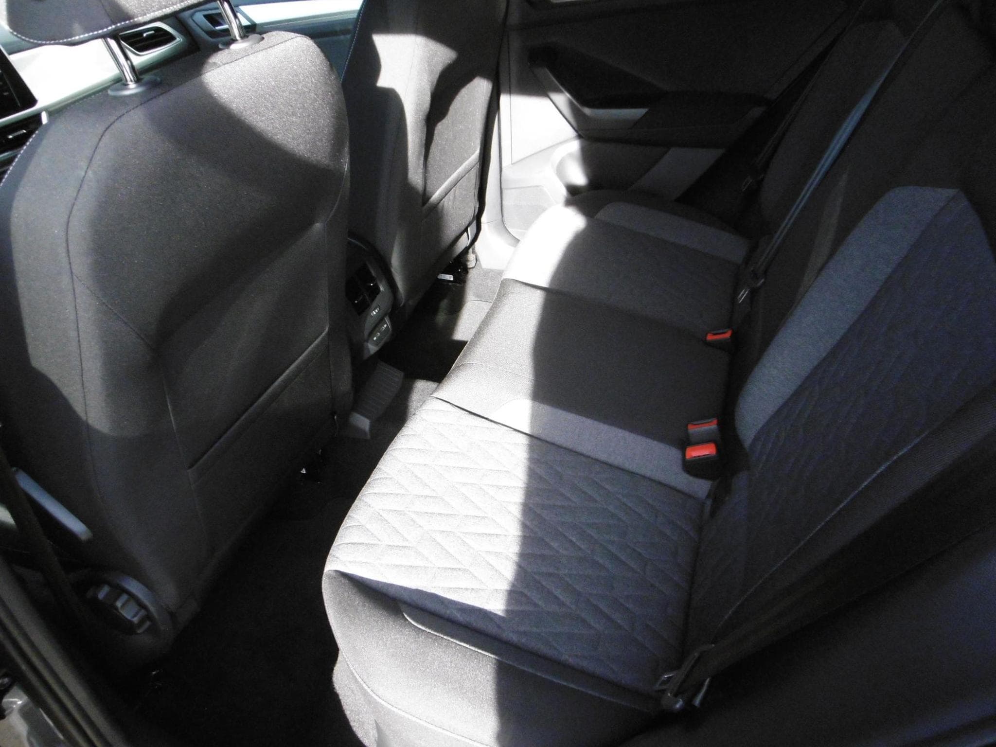 VW T-Roc Move 1.5 TSI (2025) - Photo 4