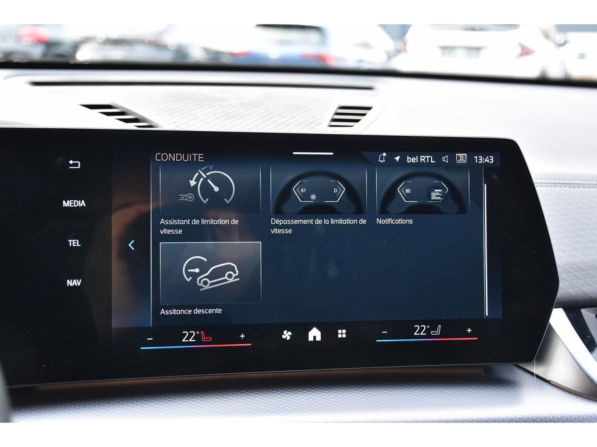 BMW iX2 xDrive30 M Sport CUIR GPS LANE CAM PARK JA19 KEYLESS 1° MAIN (2024) - Photo 13