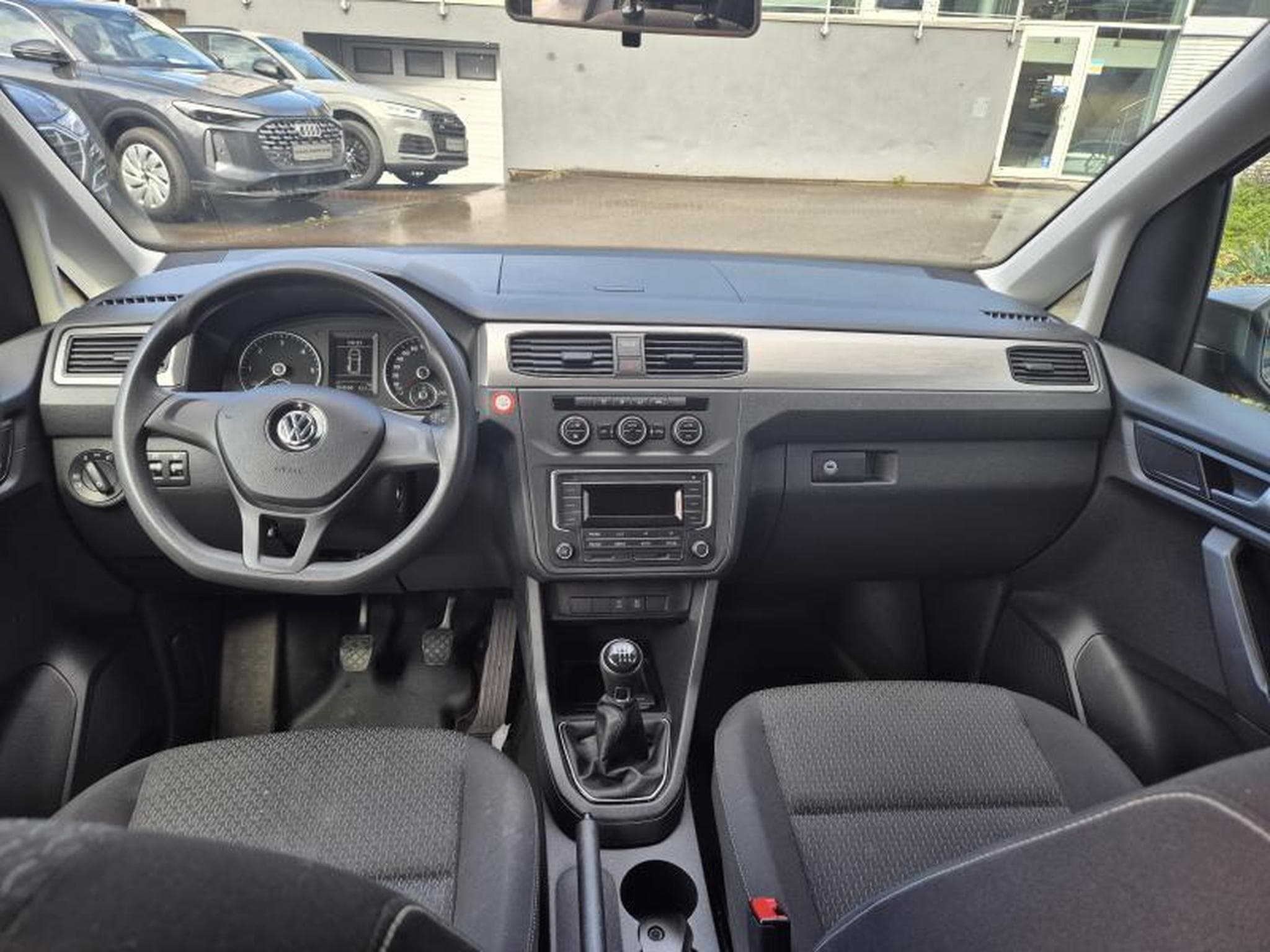 VW Caddy Trendline 4MO (2018) - Photo 4