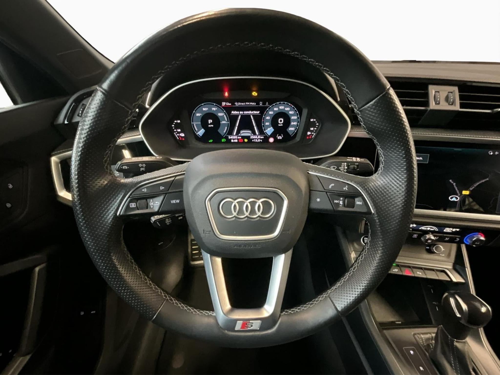 Audi Q3 SB+S-Line+PHEV+45TFSI+S-Tronic (2022) - Photo 10