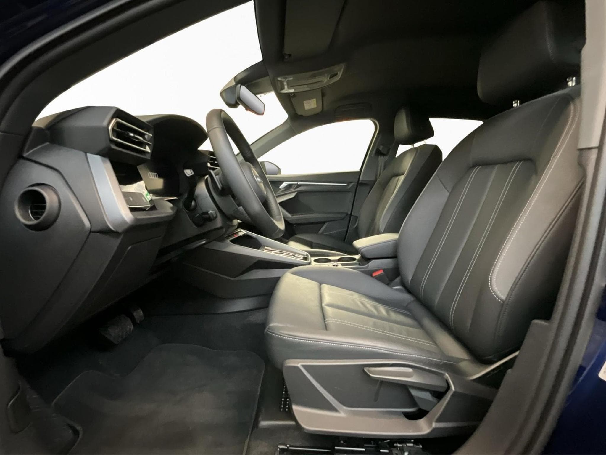 Audi A3 SB+Advanced+30TFSI+S-Tronic (2025) - Photo 9