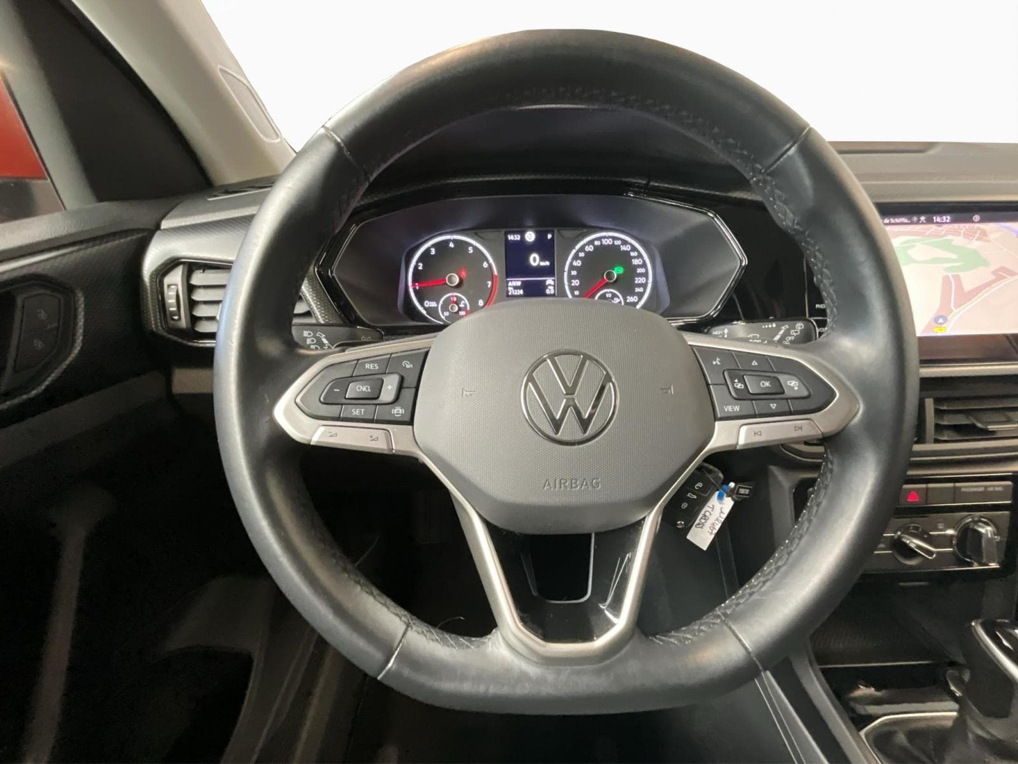 VW T-Cross Life+DSG+RearView+LED (2022) - Foto 10