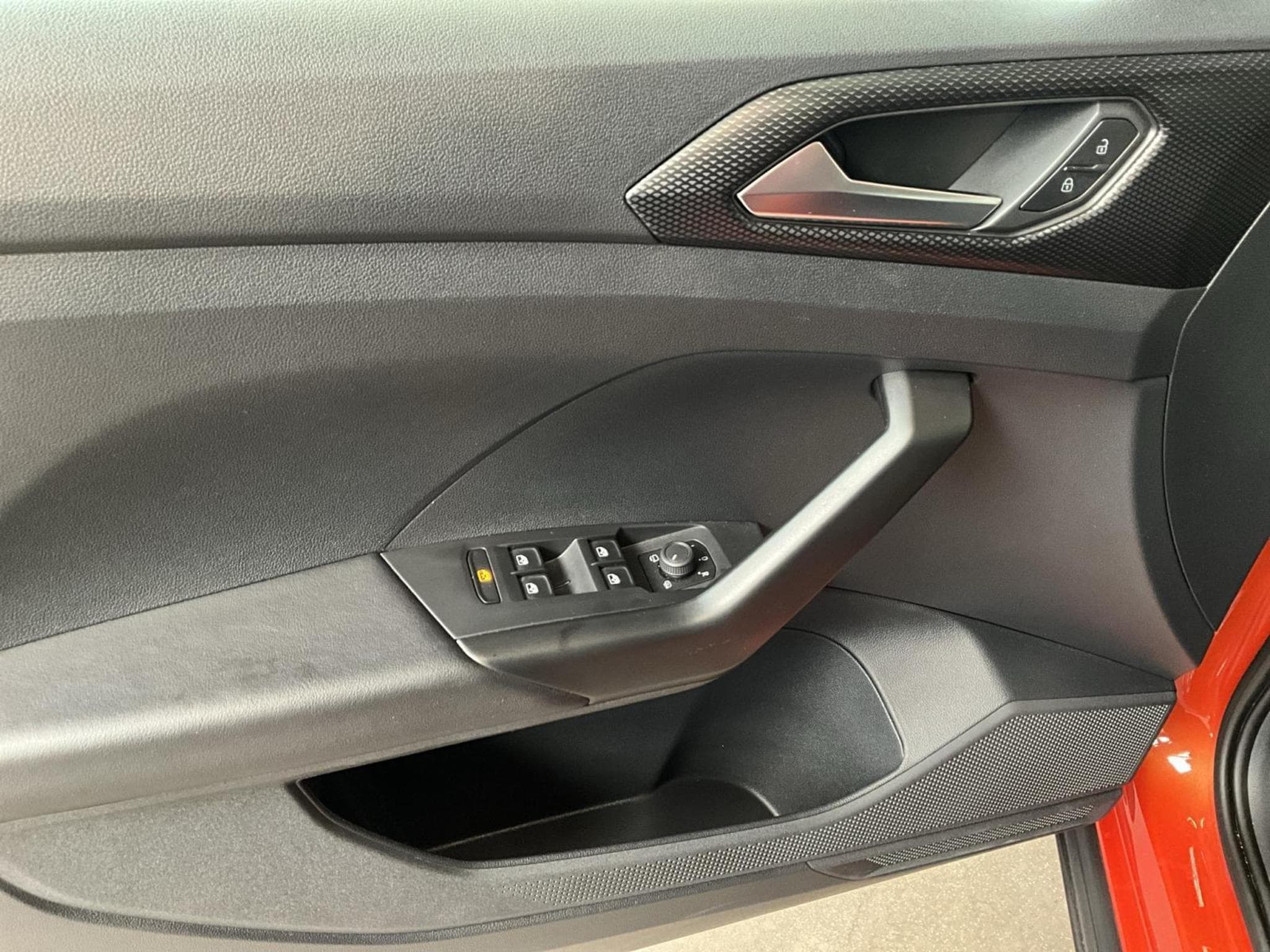 VW T-Cross Life+DSG+RearView+LED (2022) - Foto 14