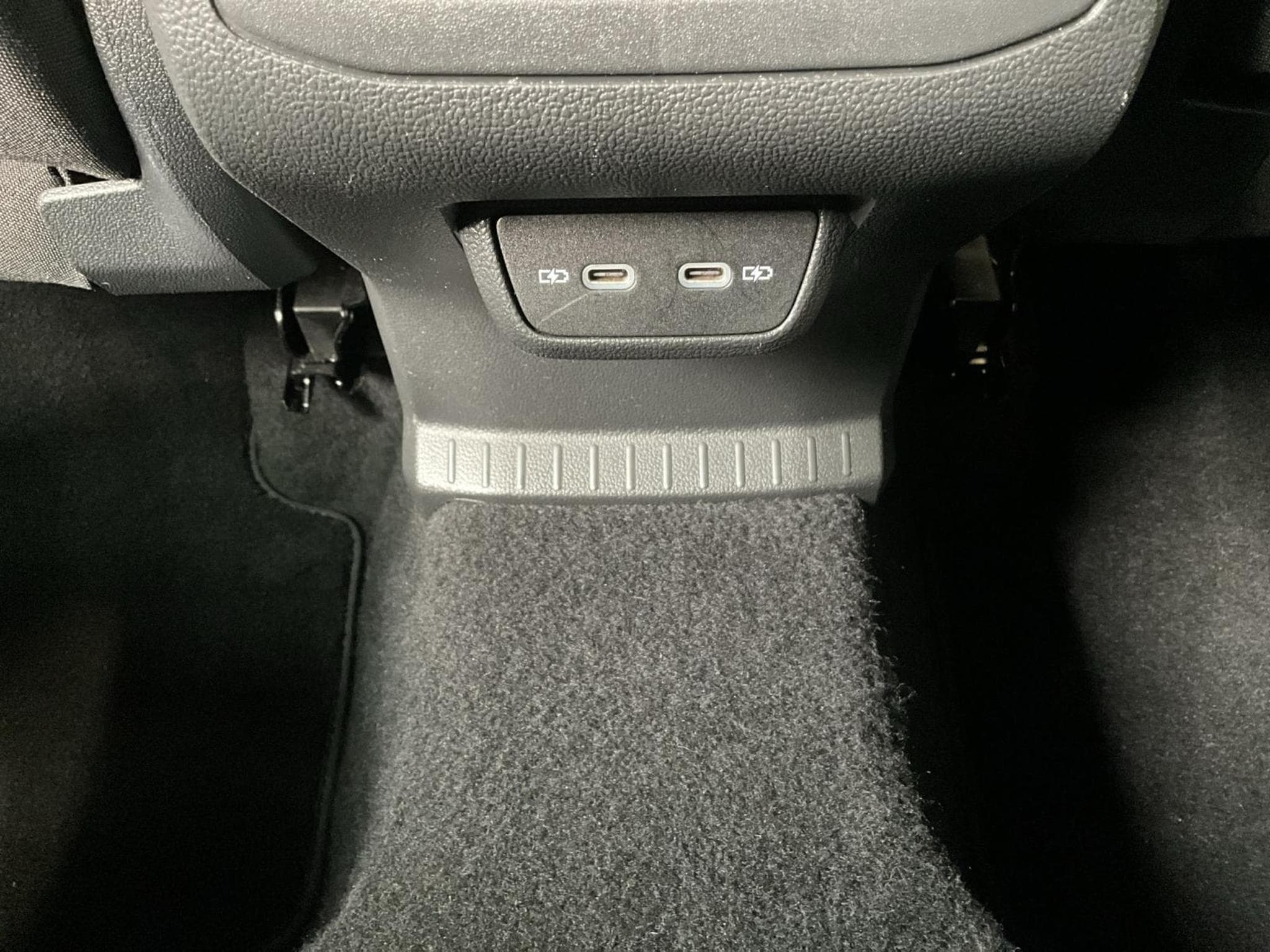 VW T-Cross Life+DSG+RearView+LED (2022) - Foto 20