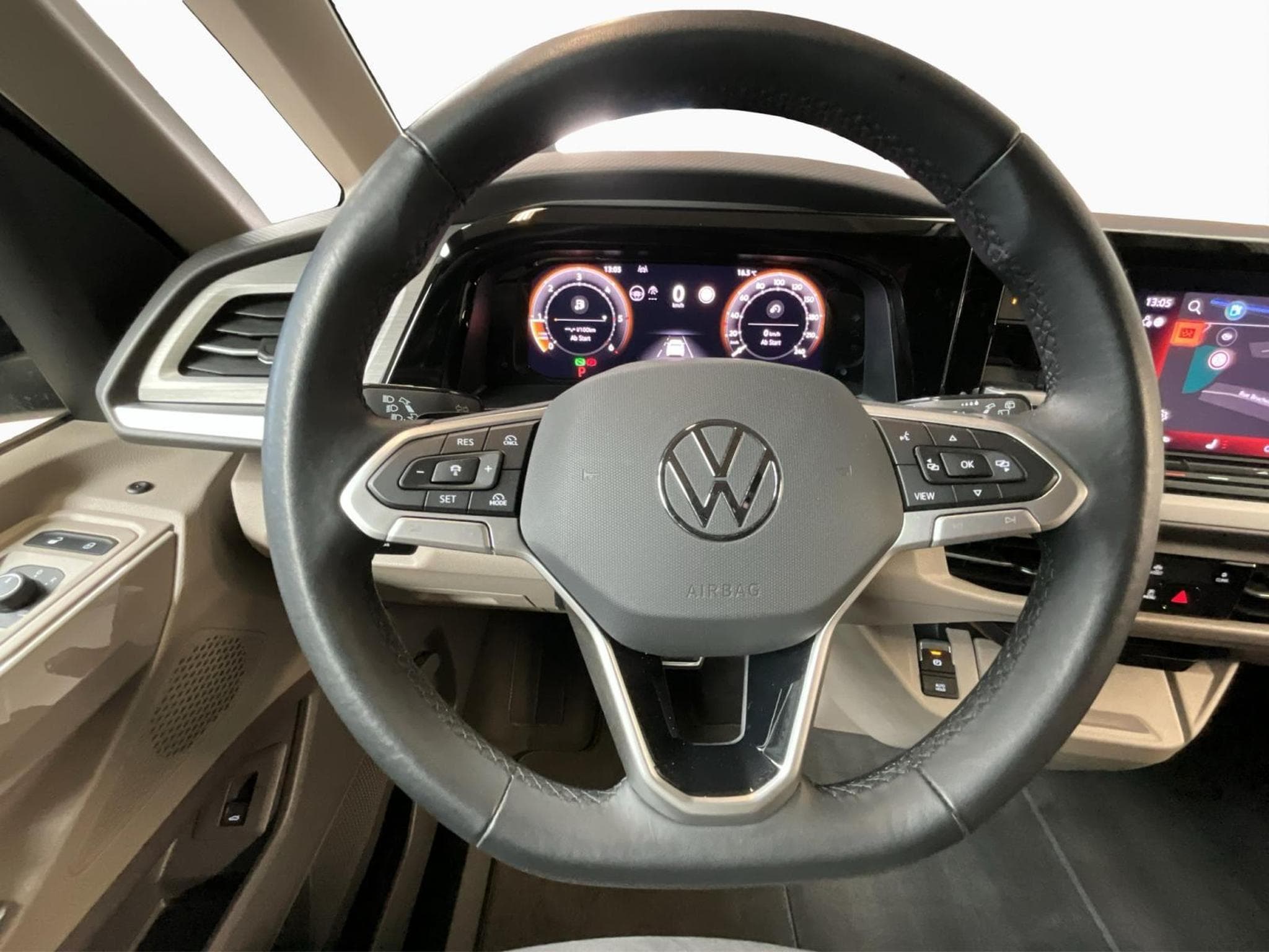 VW Multivan Style+DSG+7sitze+LM18+AHK (2025) - Foto 10