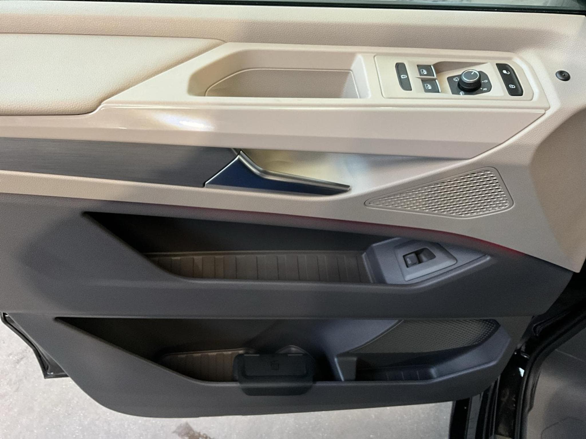 VW Multivan Style+DSG+7sitze+LM18+AHK (2025) - Foto 13