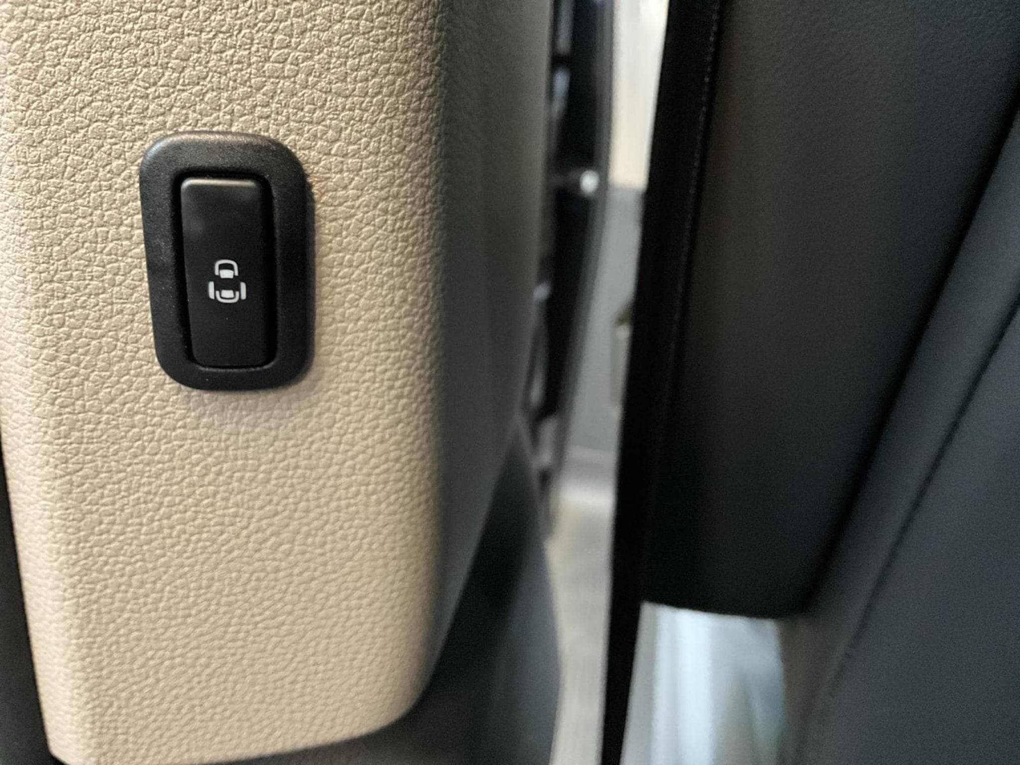 VW Multivan Style+DSG+7sitze+LM18+AHK (2025) - Foto 22