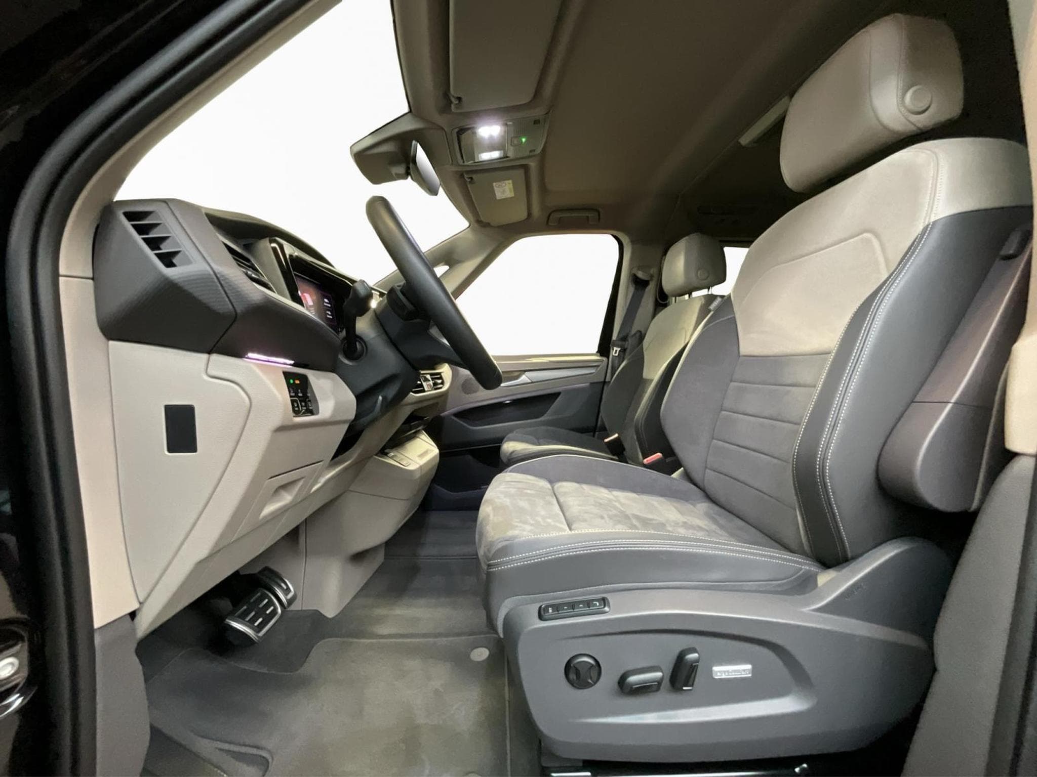 VW Multivan Style+DSG+7sitze+LM18+AHK (2025) - Foto 9