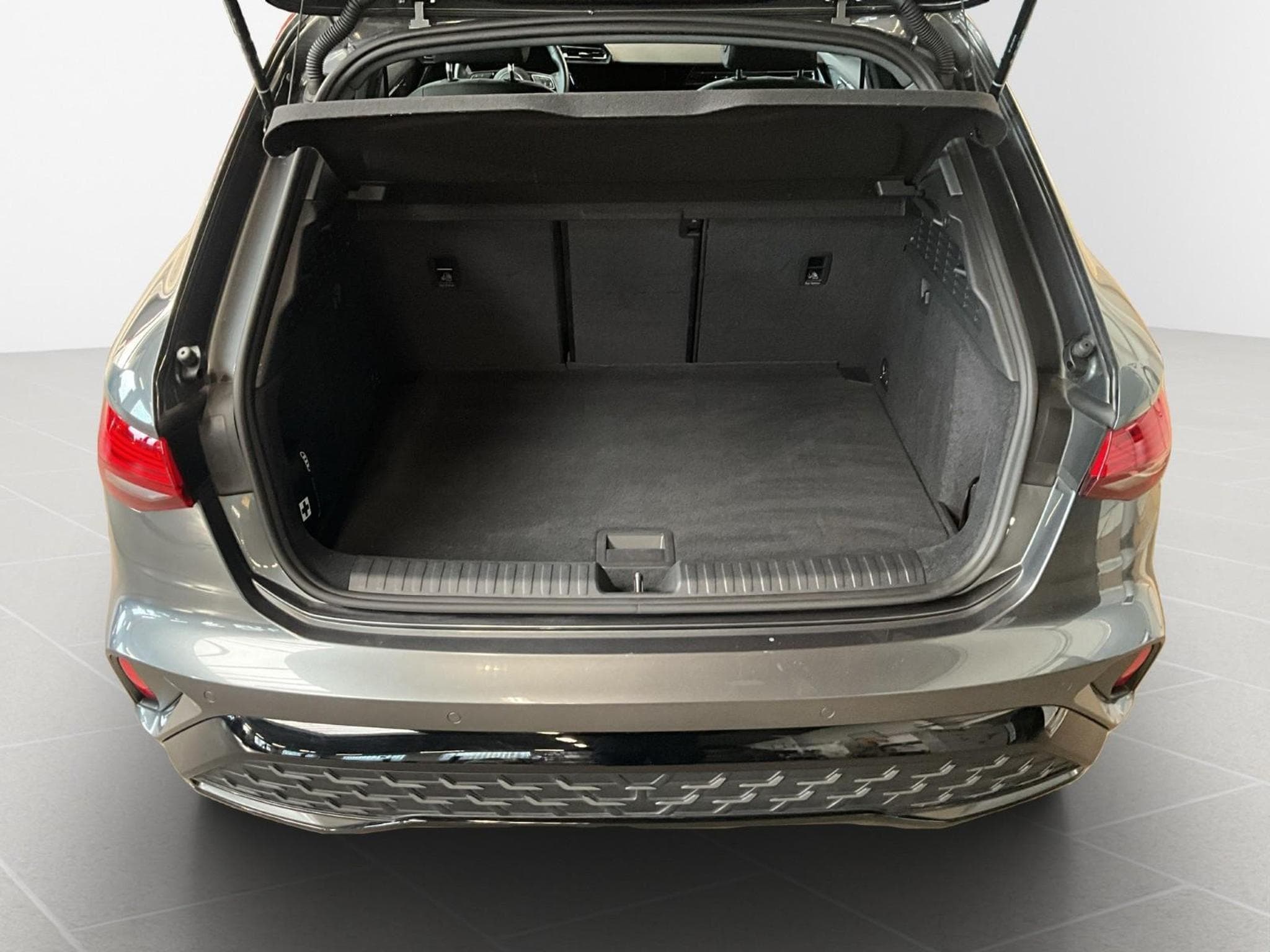 Audi A3 SB+S-line+S-Tronic+LED+Navi (2025) - Photo 16